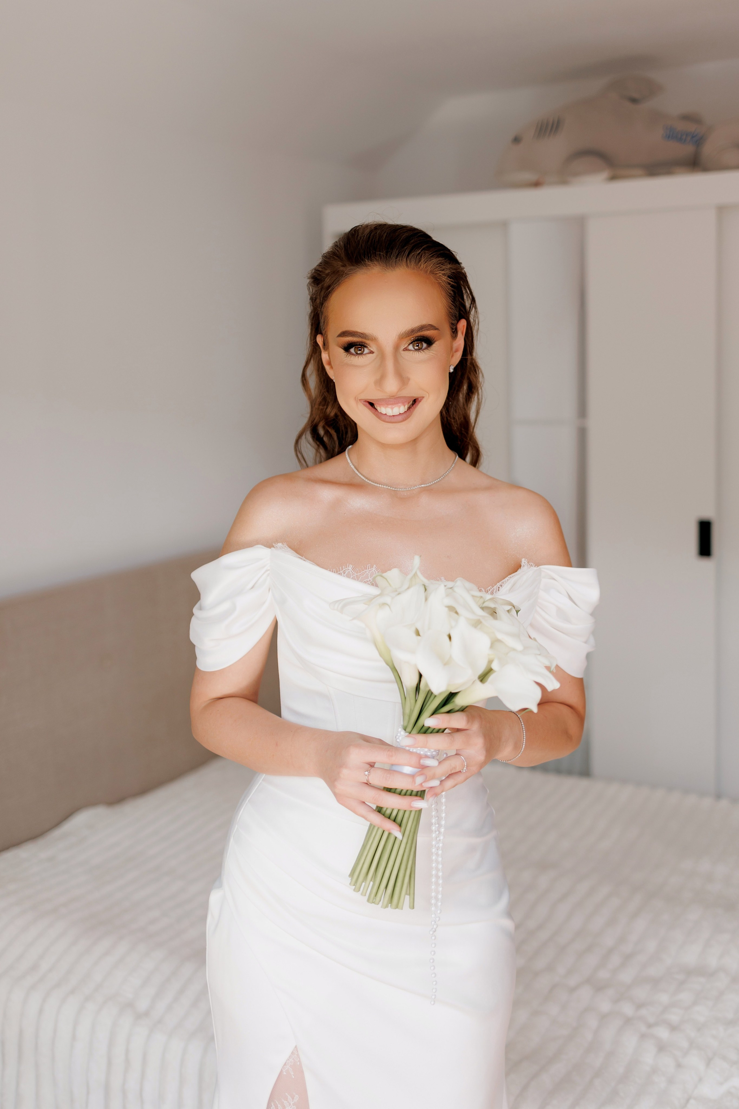 Maria & Vasile. Wedding Photographer, based in Iasi, Romania, but will travel all over the globe to make sure you look amazing in all your wedding photos