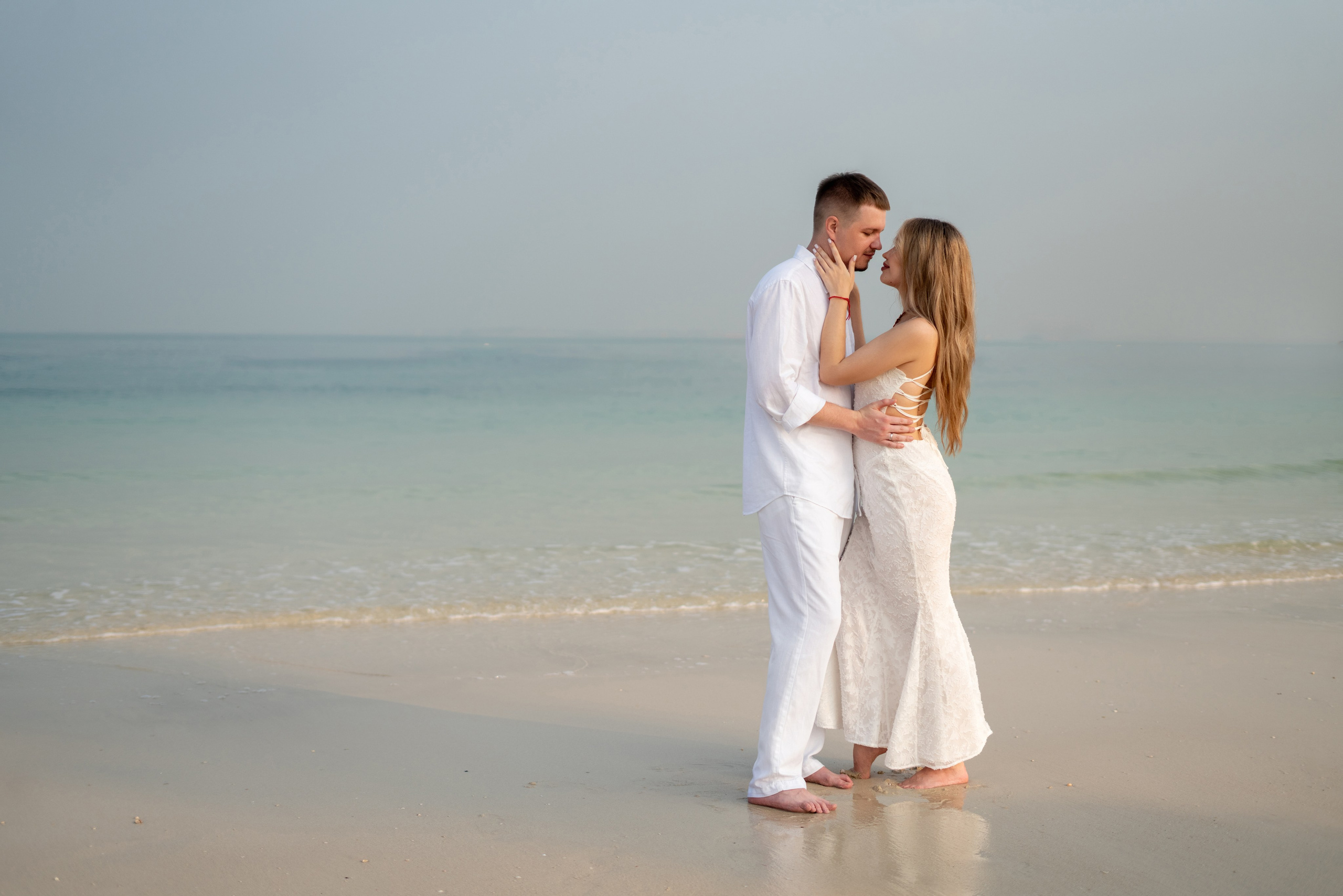 Sea breeze and kisses. Angela Iakovleva — Family Photographer in Dubai