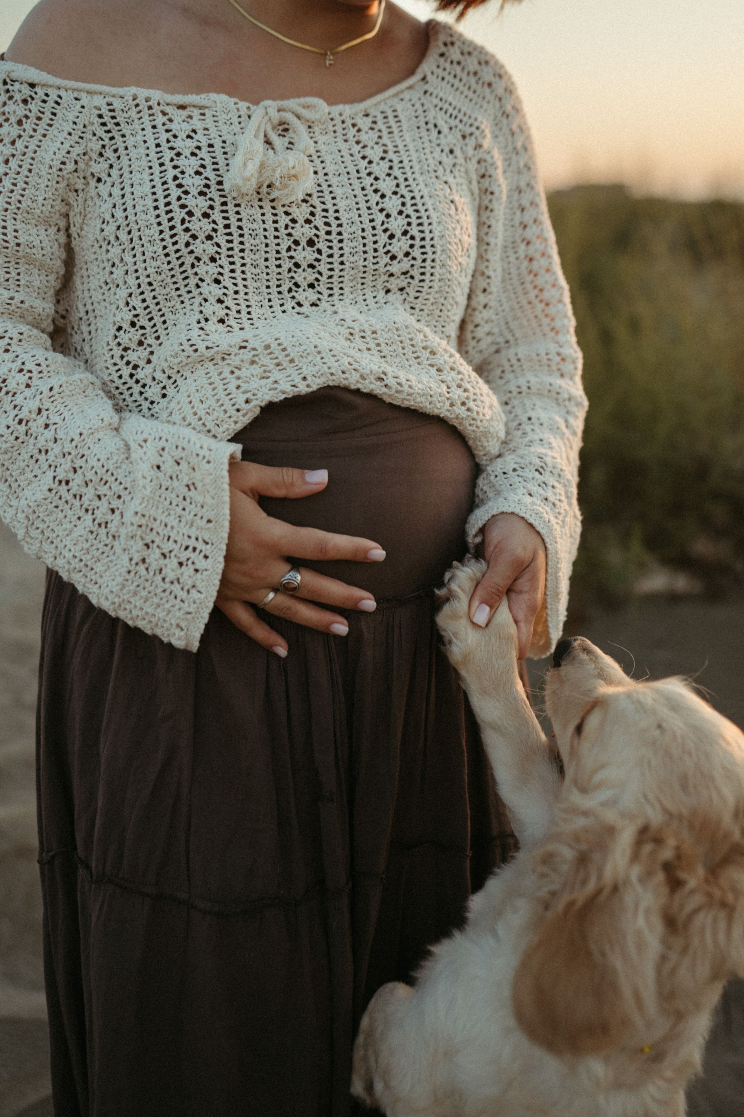 Expecting Javad. Family photographer in Saudi Arabia