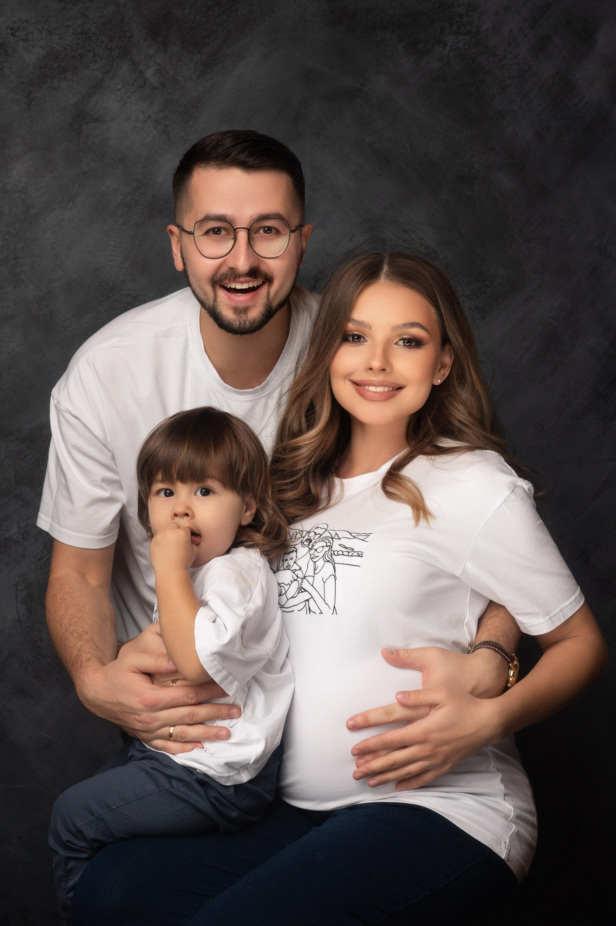 Maternity photoshoot in the studio. Victoria Lyubchenko — fine art photography in Bismarck, ND