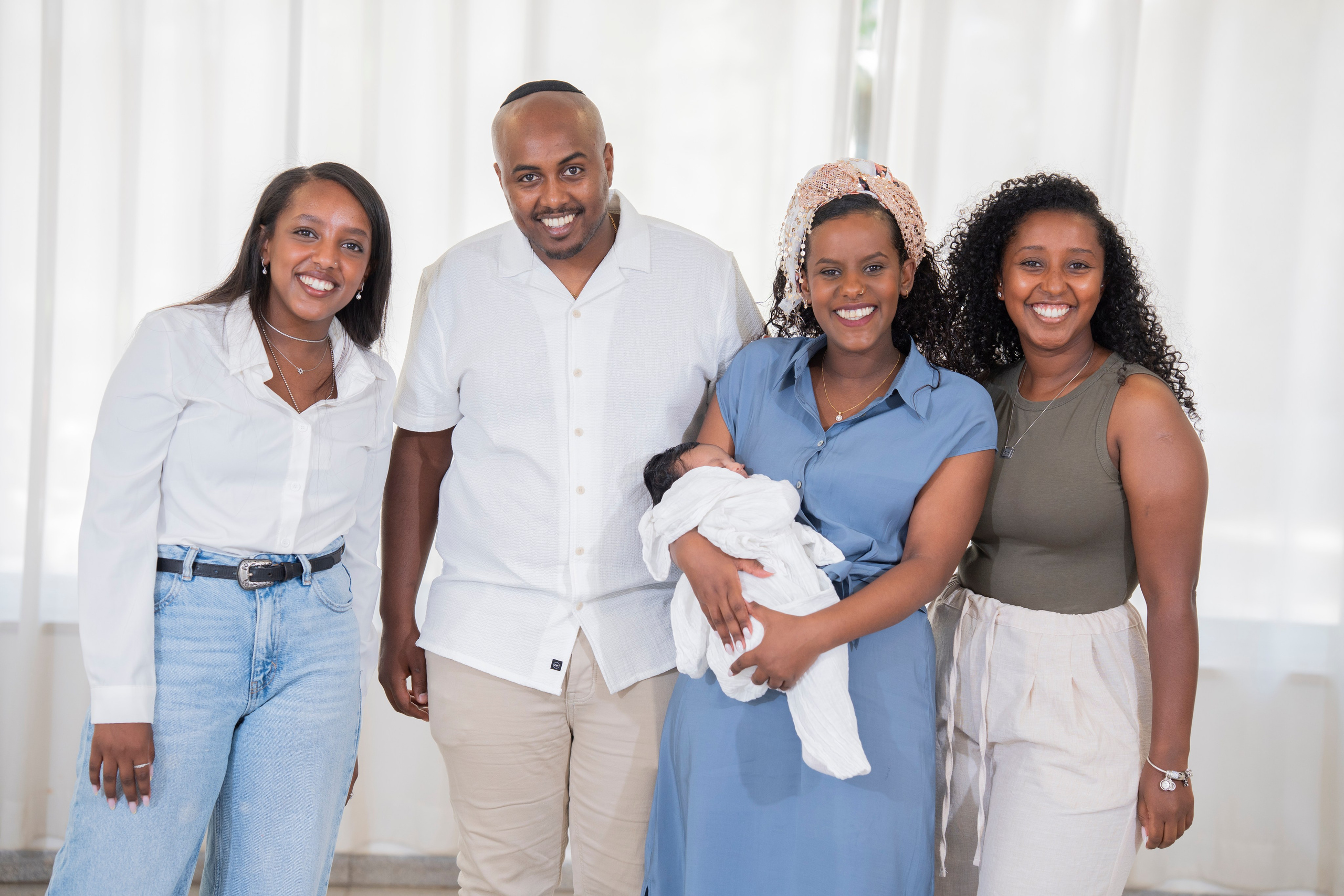 משפחת סלומון. יוסף מזרחי צילום חתונה, ברית וזוגיות. צלם מקצועי שאוהב להוציא אתכם הכי יפים ברגעים הכי מרגשים