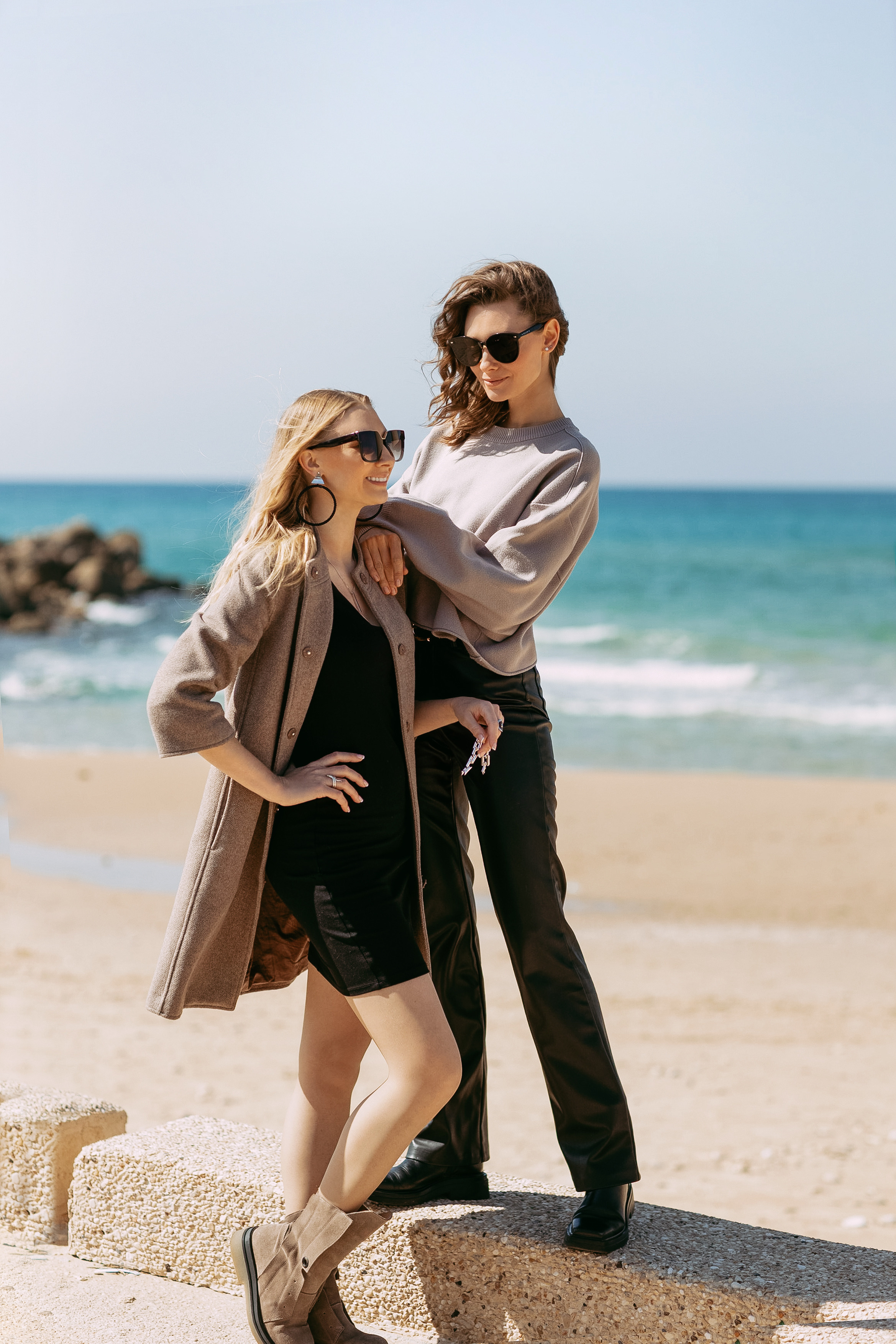 Elena & Marina. Individual shooting for two sisters. Home