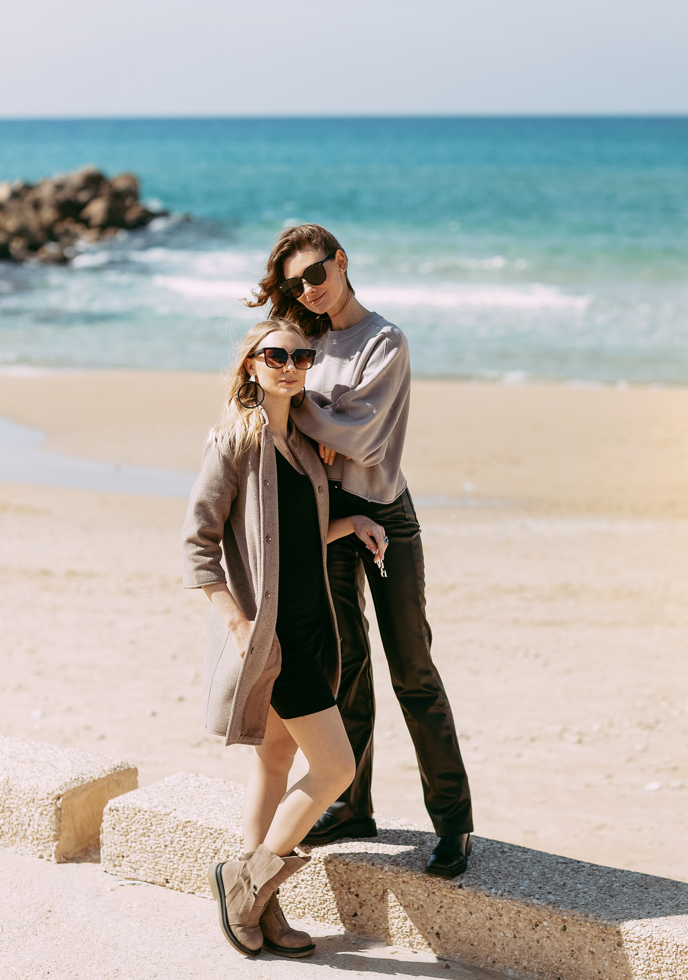 Elena & Marina. Individual shooting for two sisters. Home