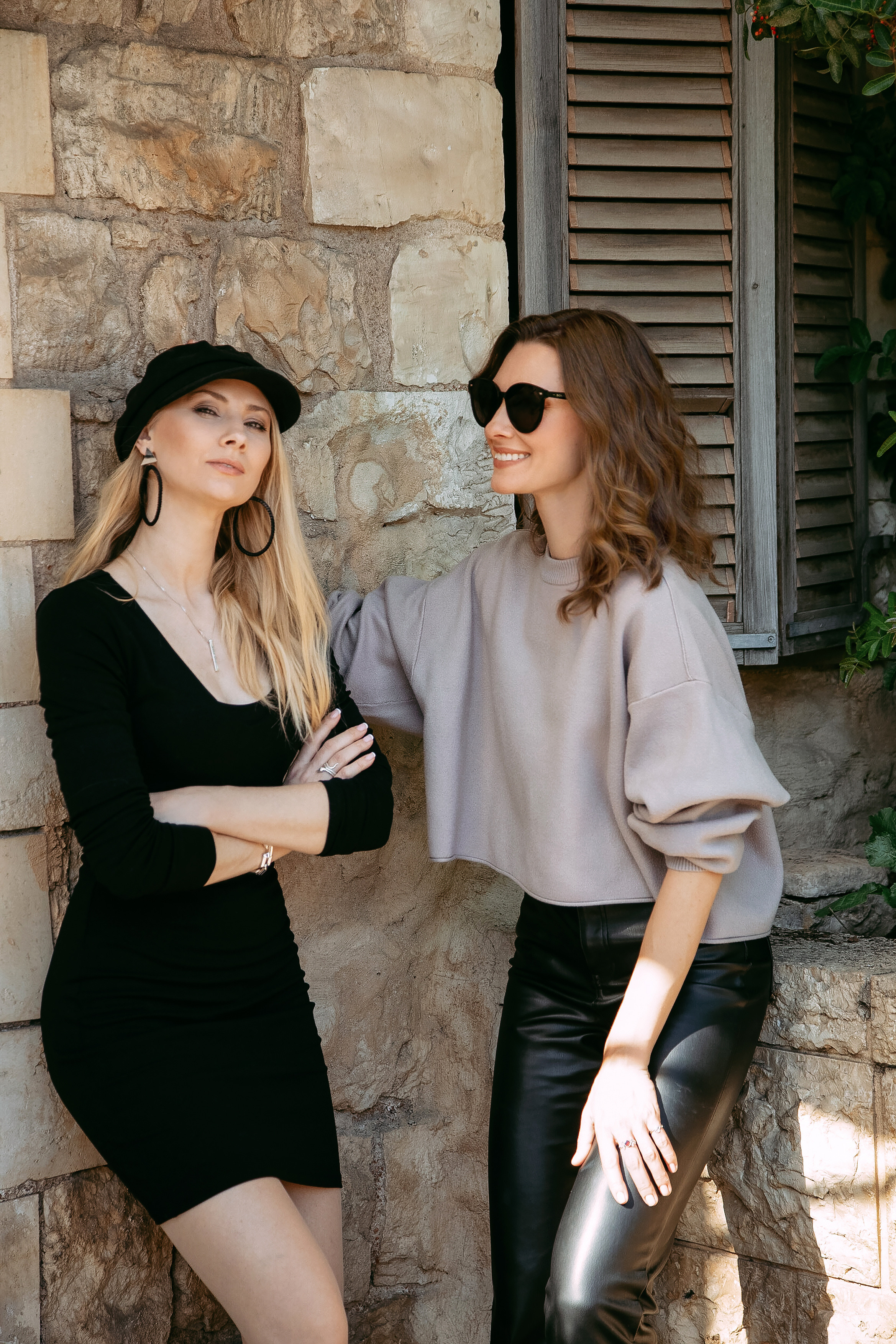 Elena & Marina. Individual shooting for two sisters. Home