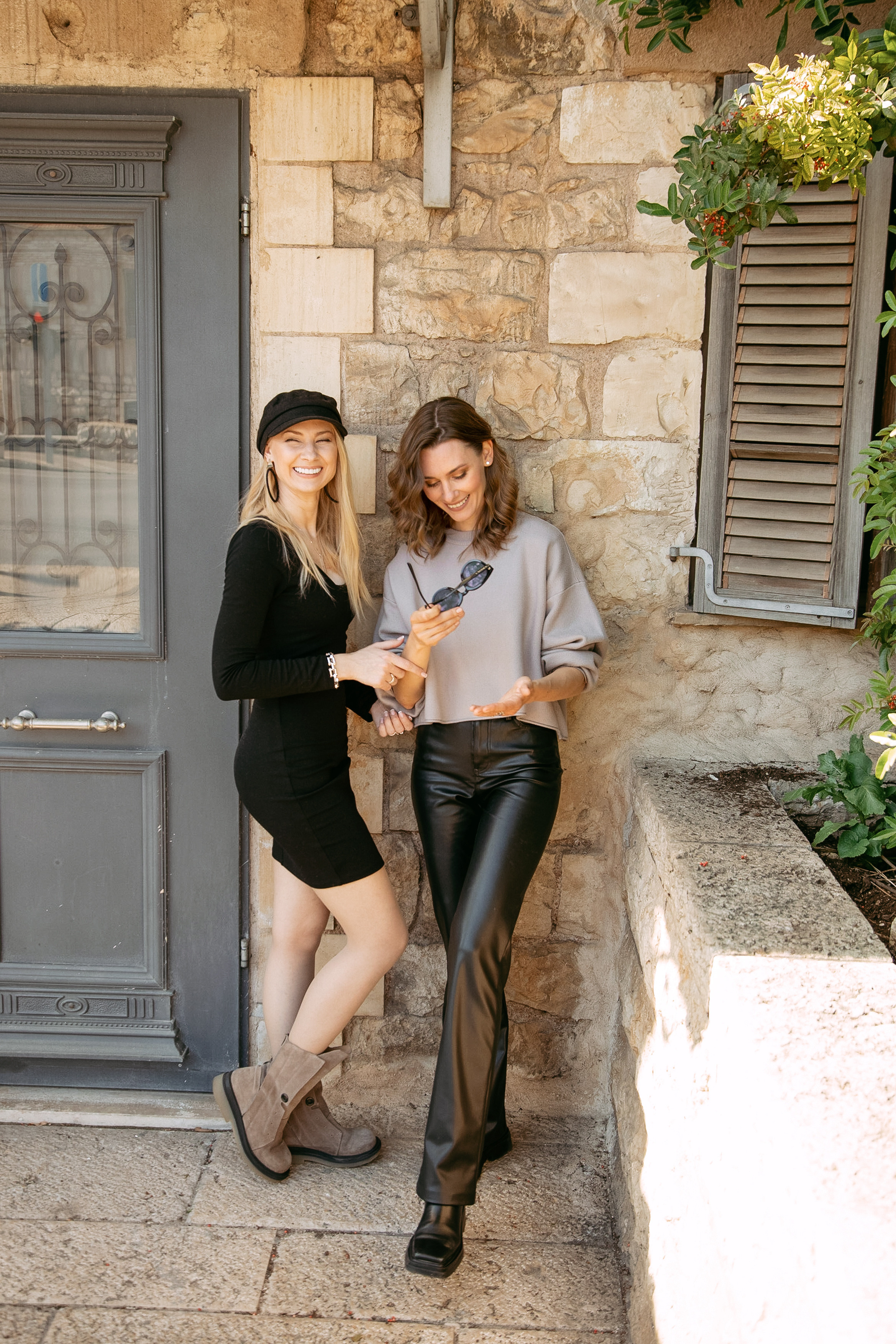 Elena & Marina. Individual shooting for two sisters. Home