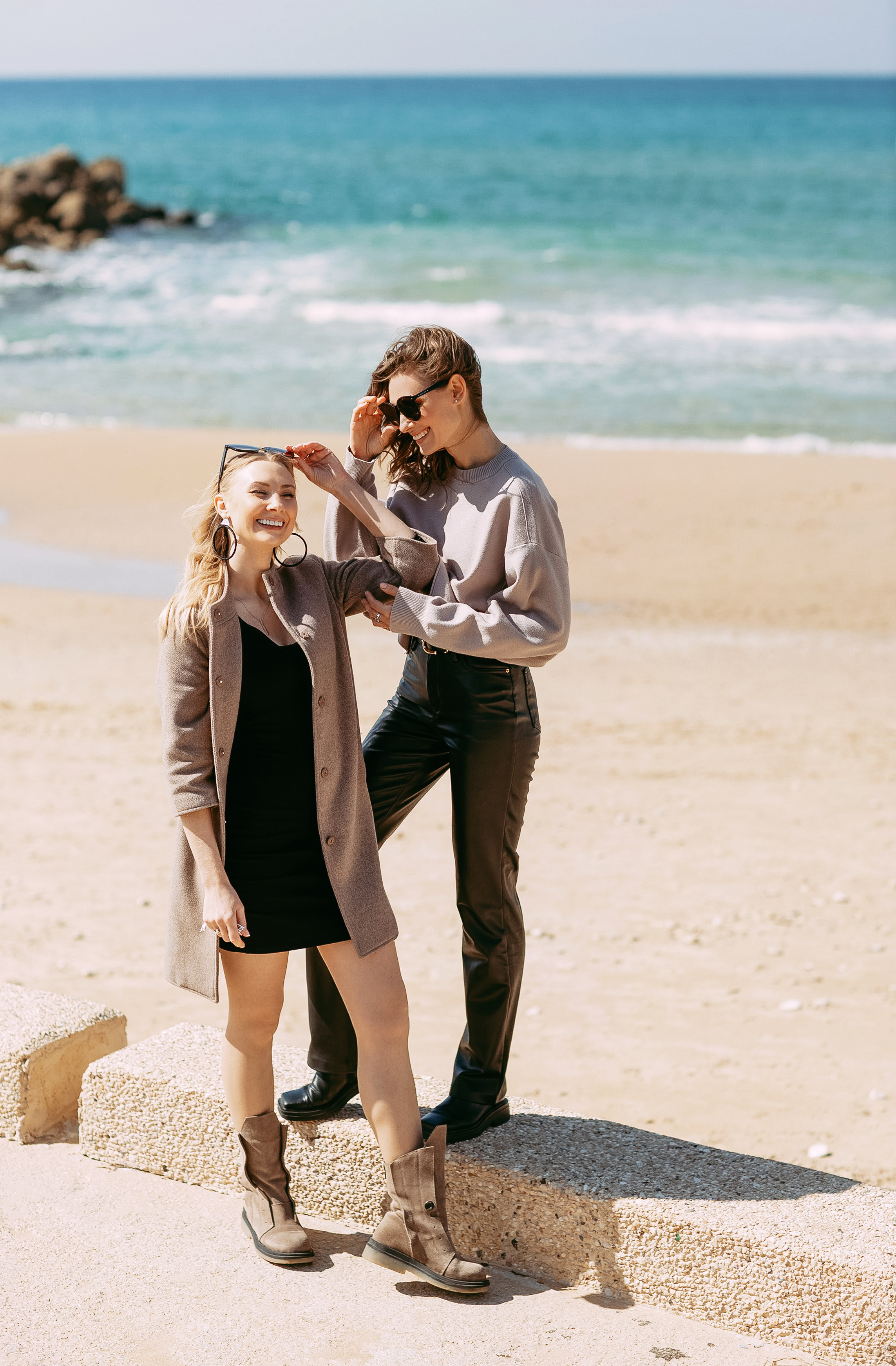 Elena & Marina. Individual shooting for two sisters. Home