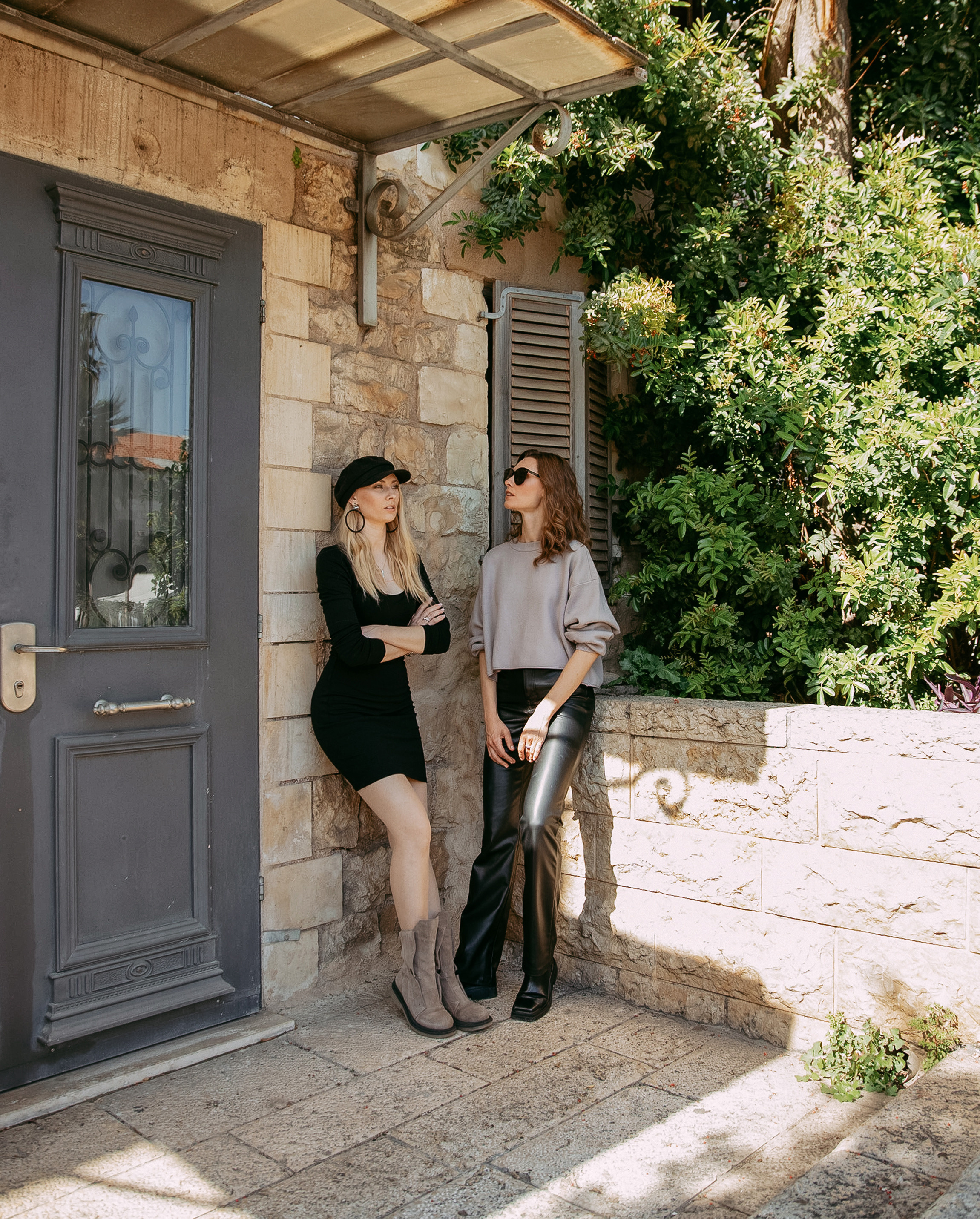 Elena & Marina. Individual shooting for two sisters. Home