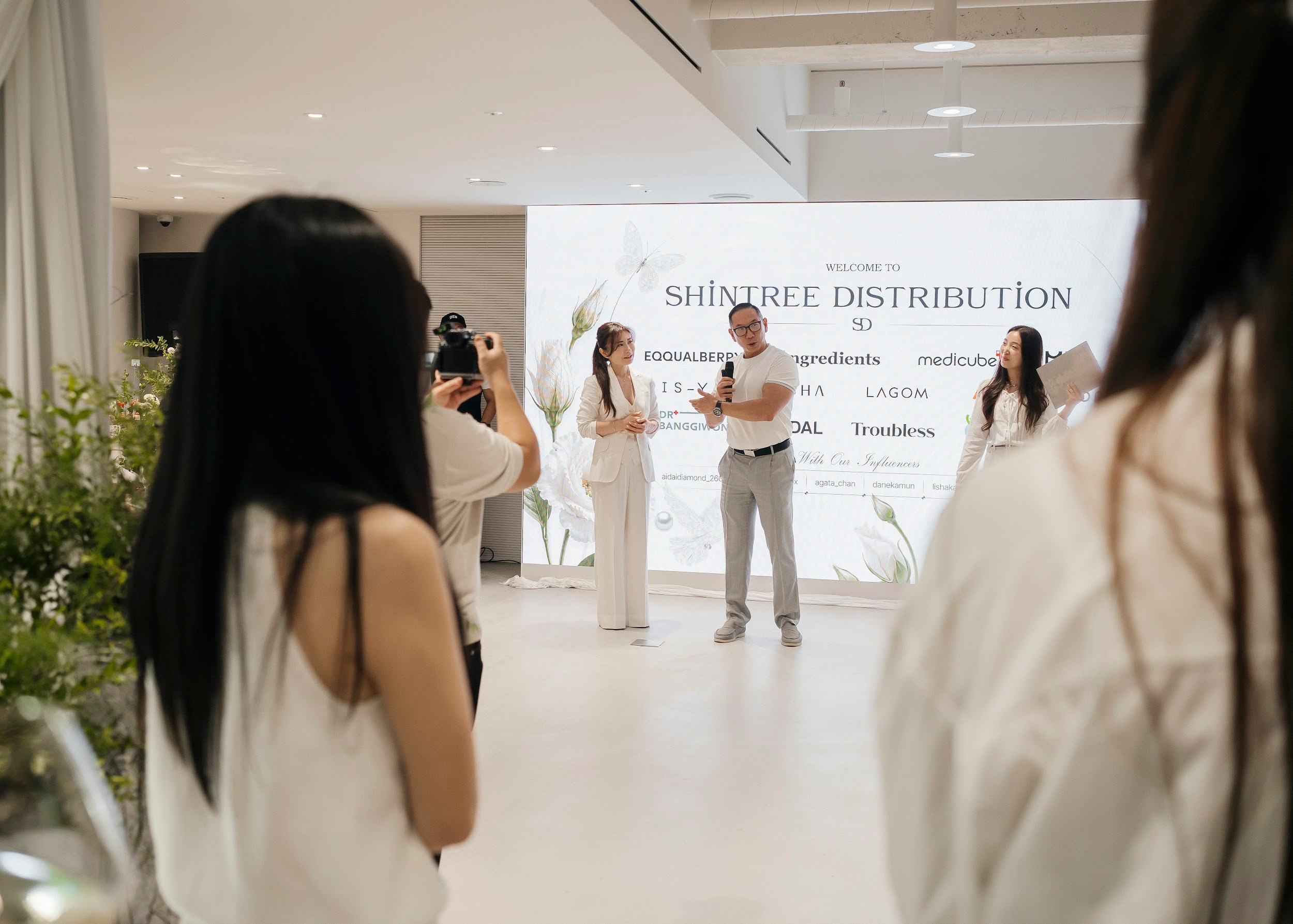 Shintree Distribution/ Grand opening/ 2026. Narnia Decor Studio