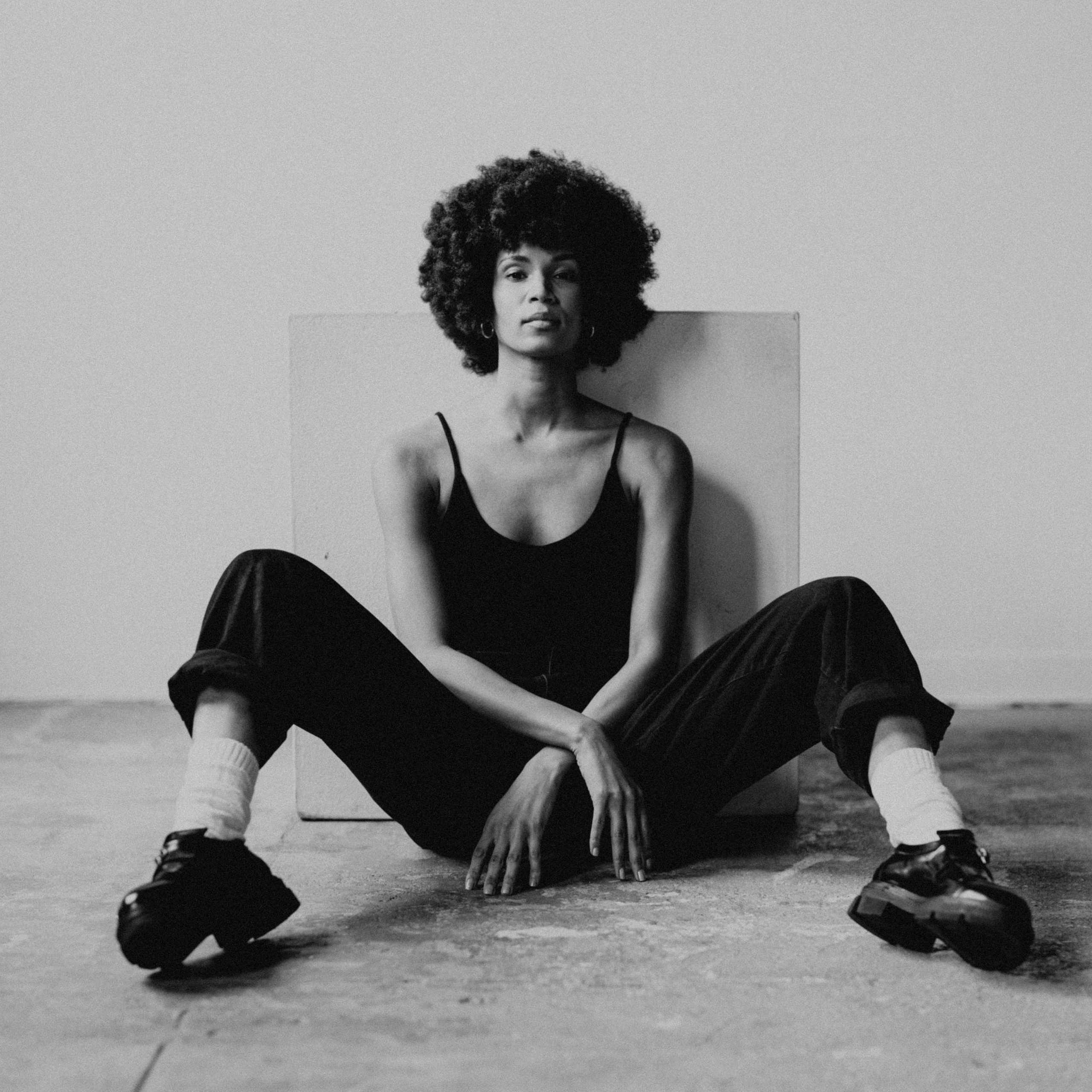 Janine Studio. Modern maternity photographer in Long Island New York