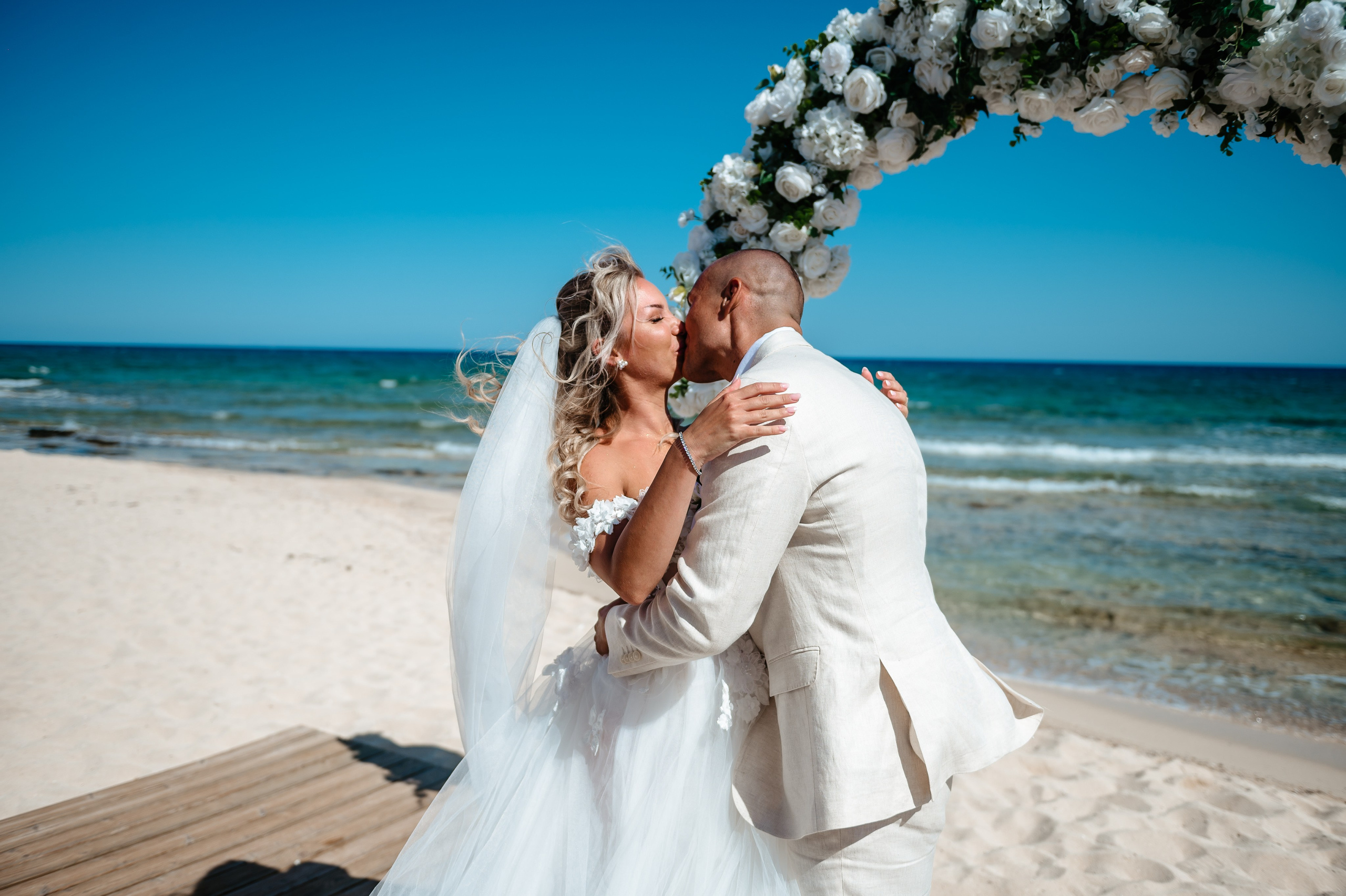 Sirens beach ceremony. AdrianOltean.wfolio.pro