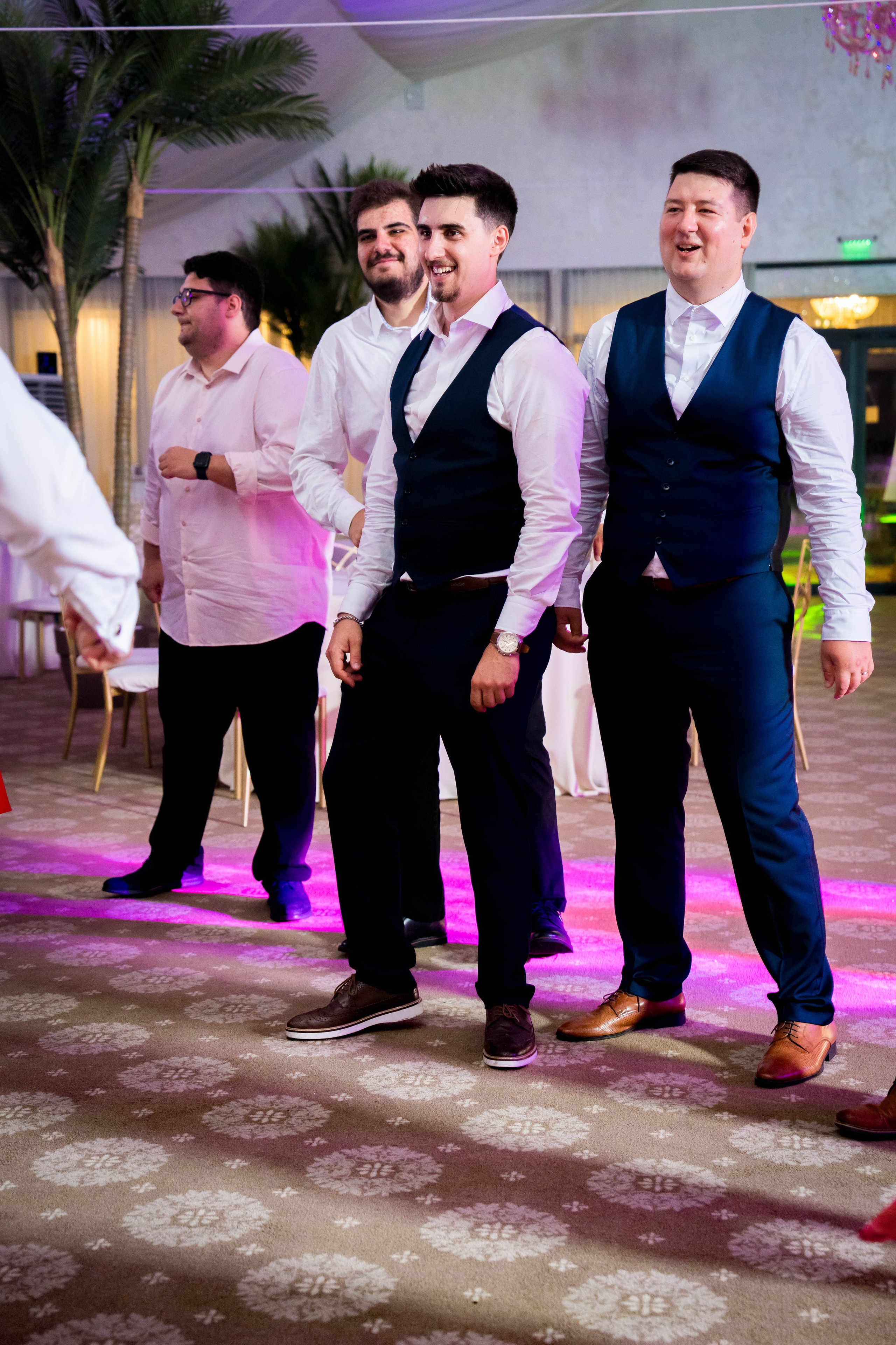 PARTY. Gabriel Florea — Fotograf nuntă București