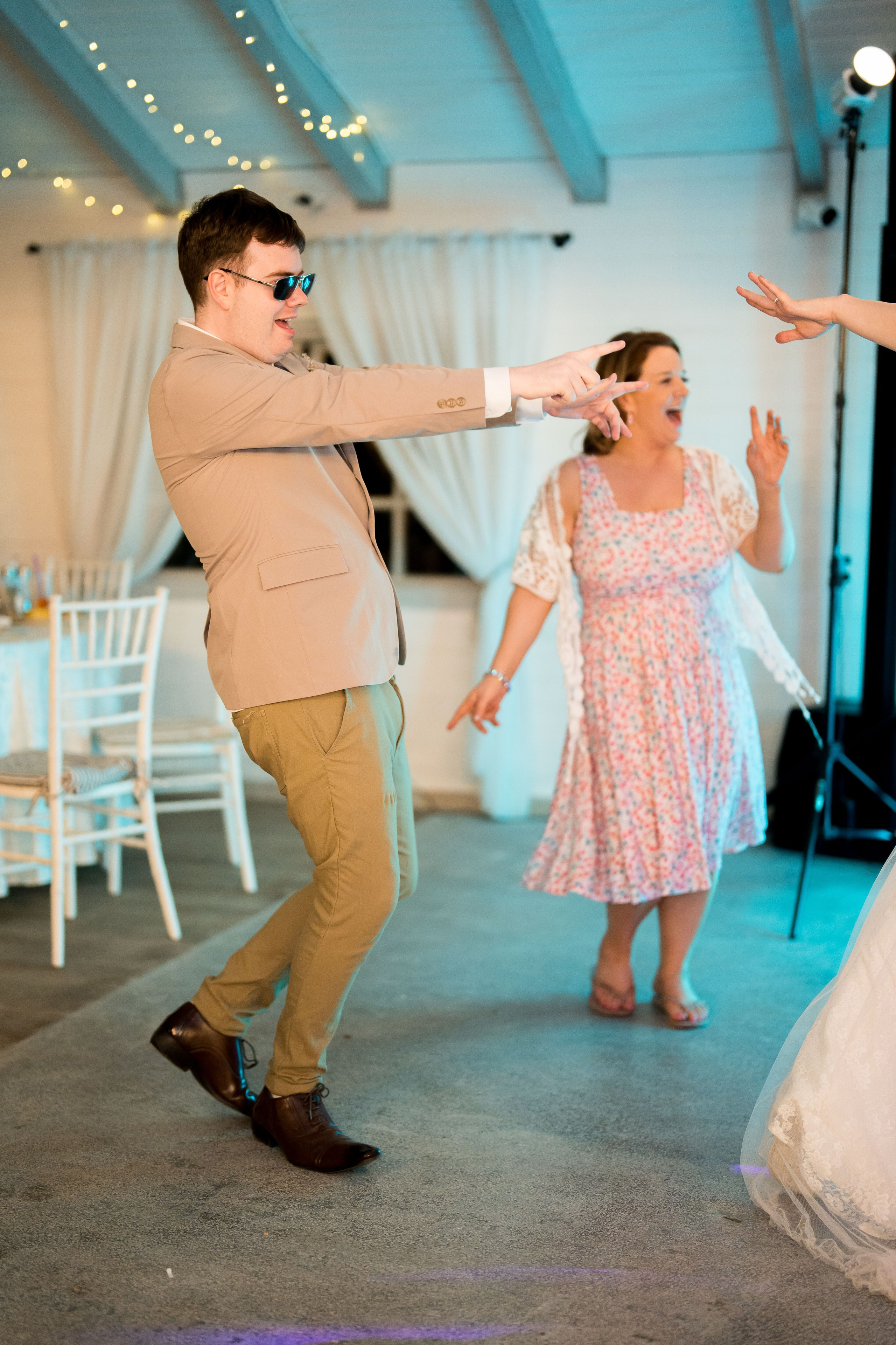 PARTY. Gabriel Florea — Fotograf nuntă București