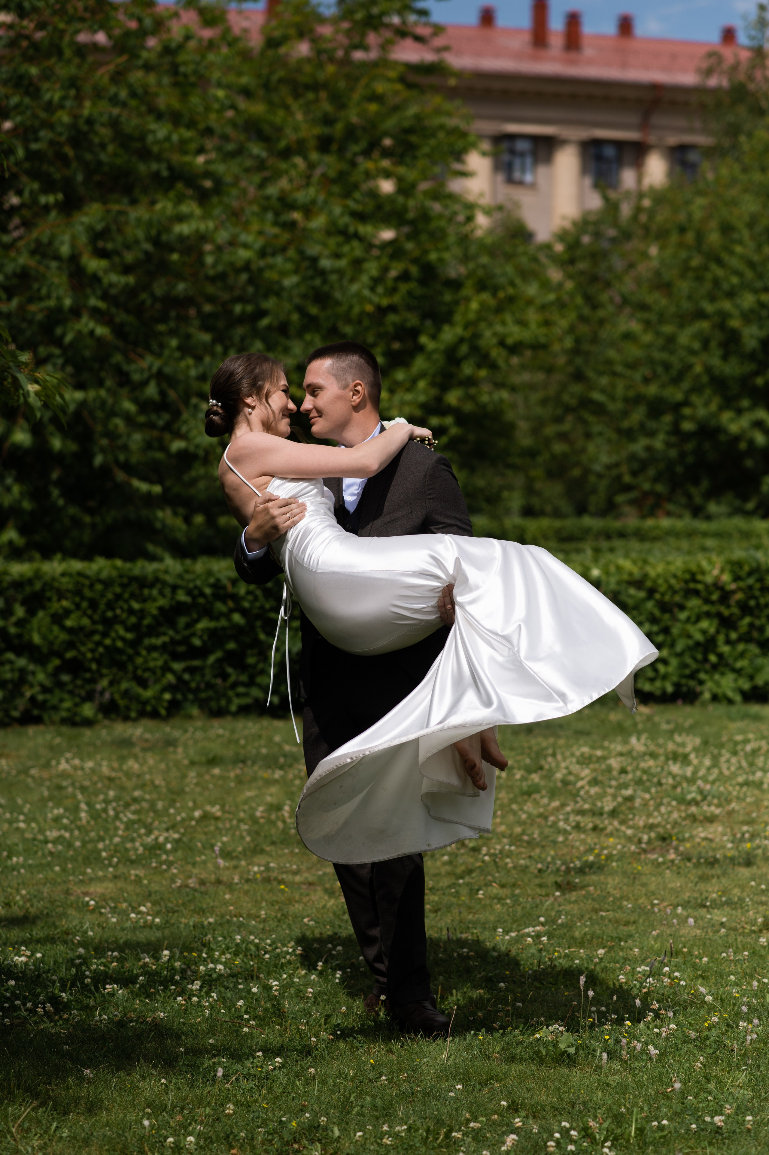 Light. Wedding and commercial photographer