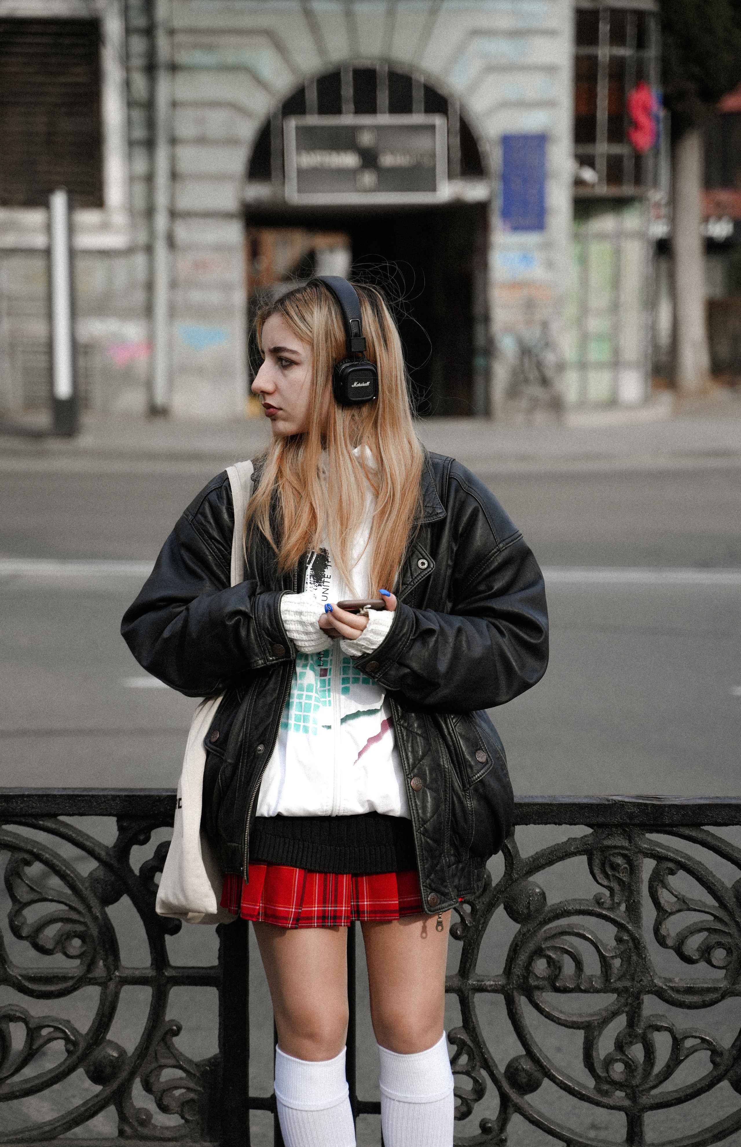 ТБИЛИСИ 2023-2024. Стрит-фотография, полная абсурда, идиотизма и красоты