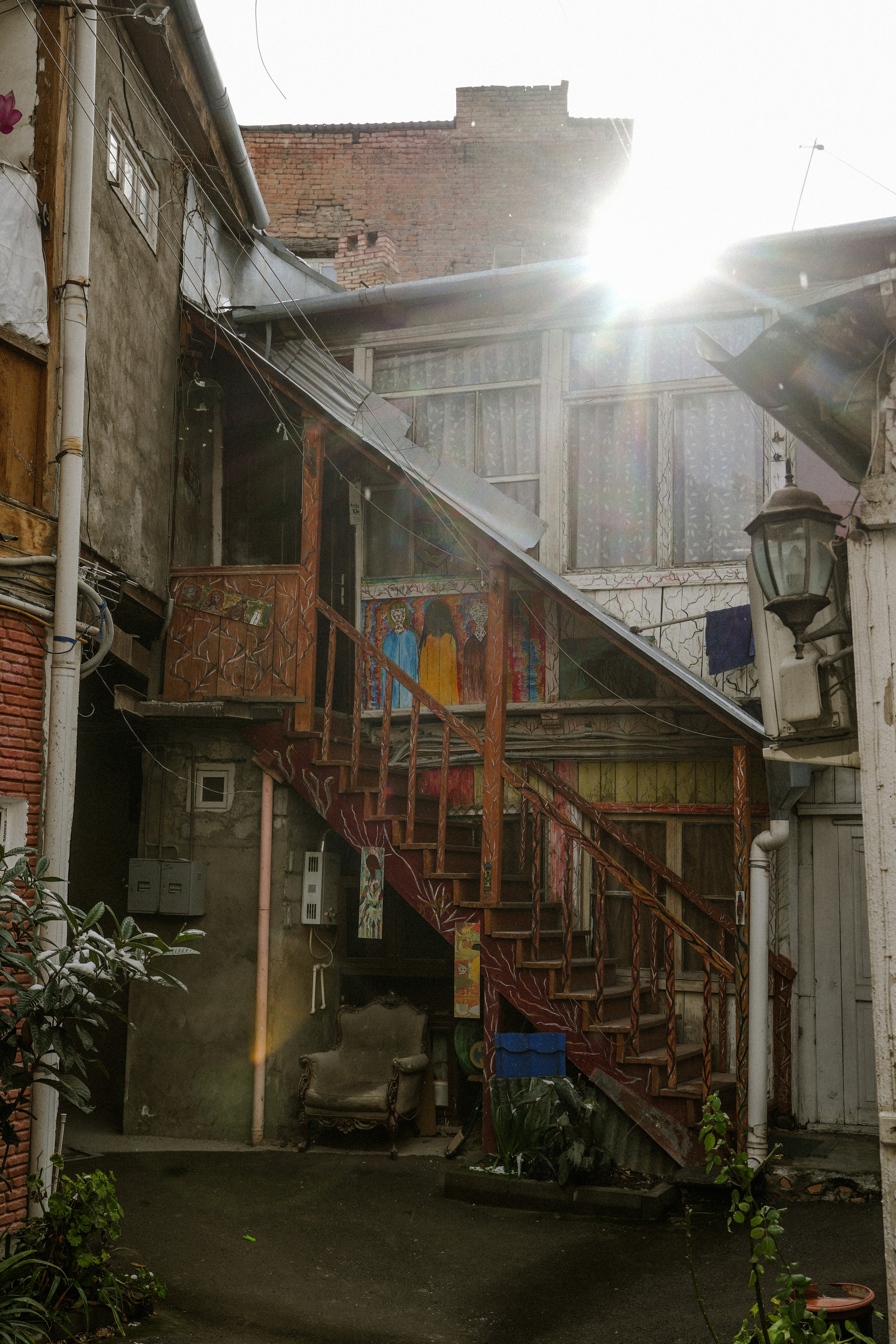 ТБИЛИСИ 2023-2024. Стрит-фотография, полная абсурда, идиотизма и красоты