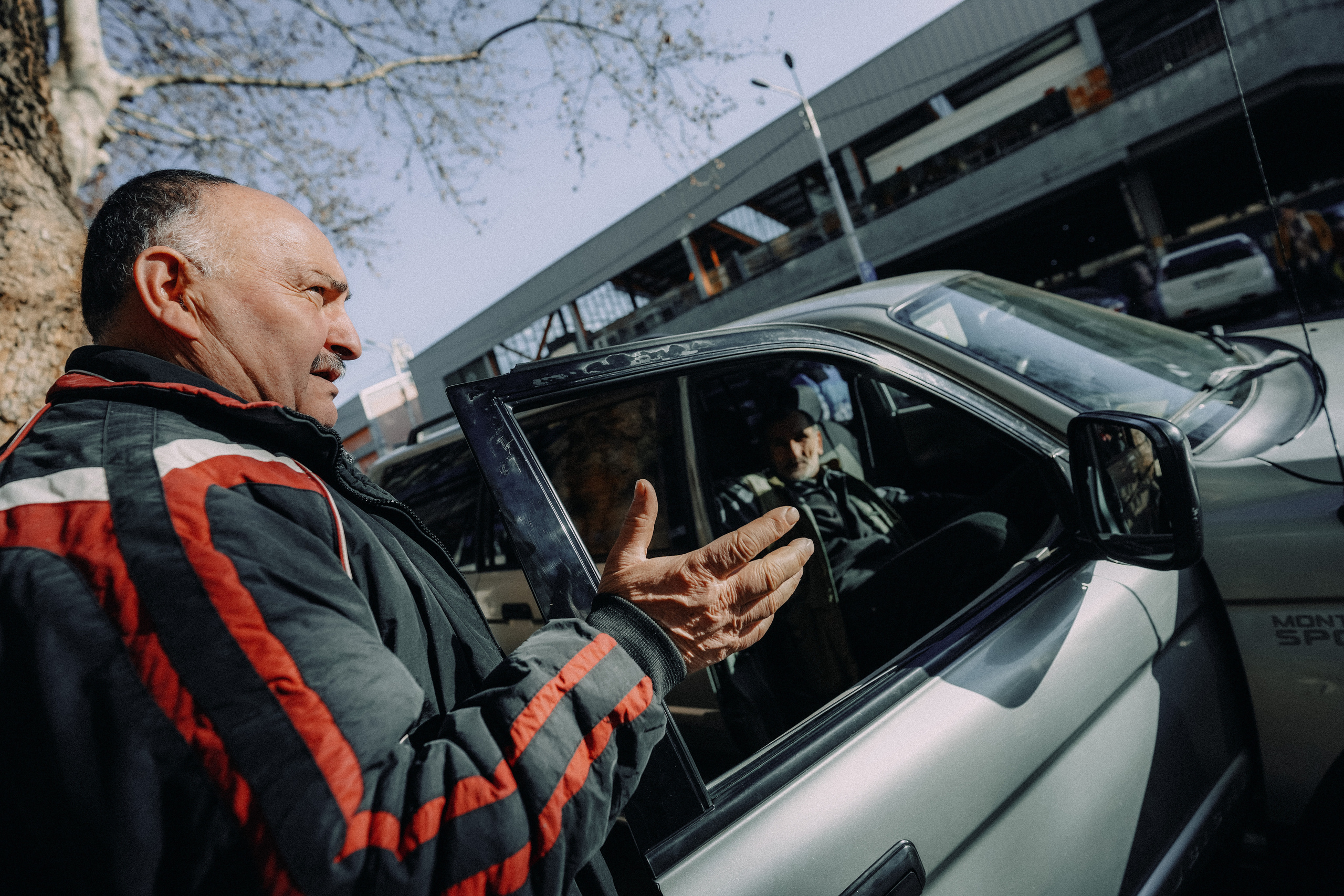 ТБИЛИСИ 2023-2024. Стрит-фотография, полная абсурда, идиотизма и красоты