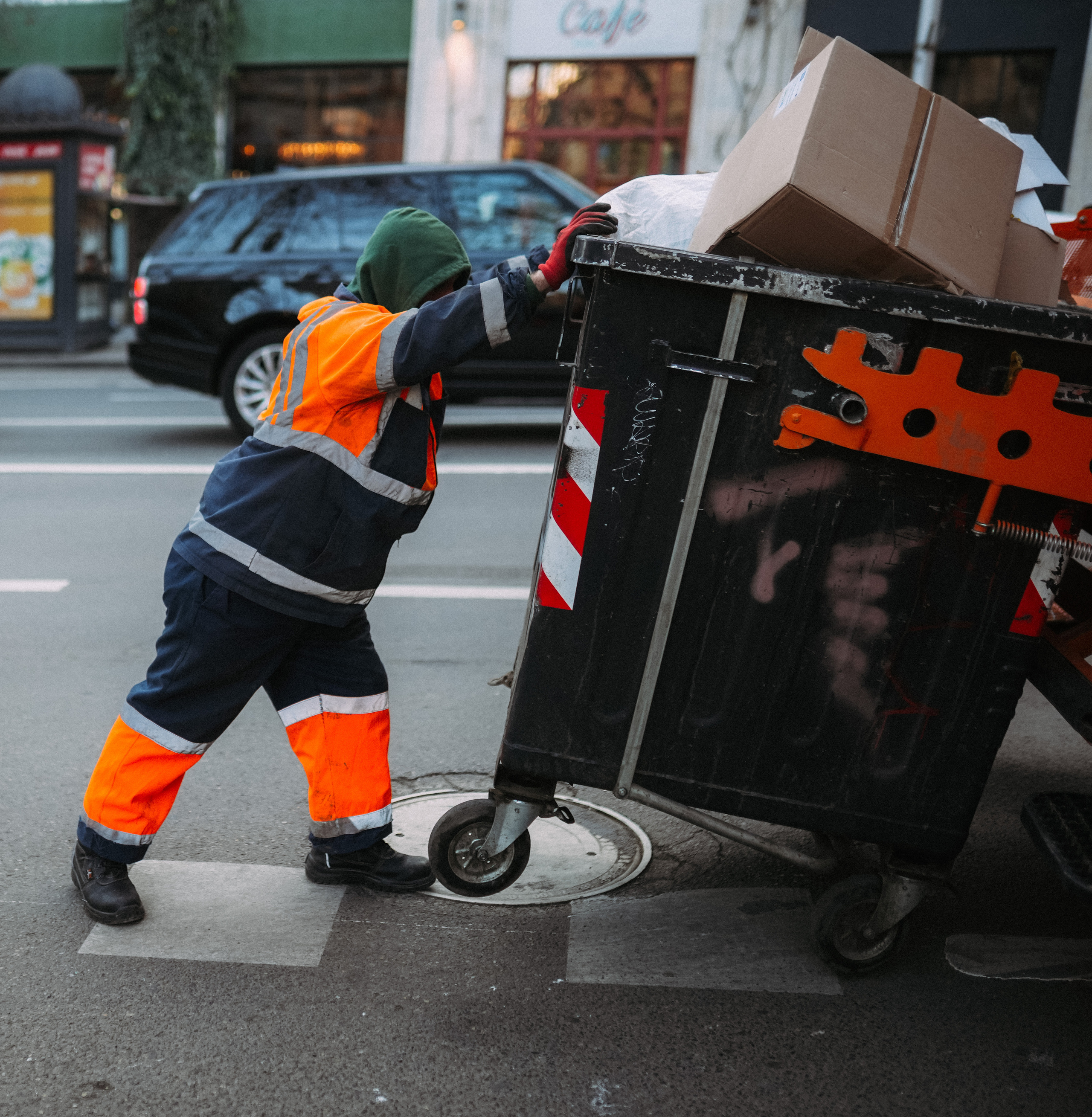 ТБИЛИСИ 2023-2024. Стрит-фотография, полная абсурда, идиотизма и красоты