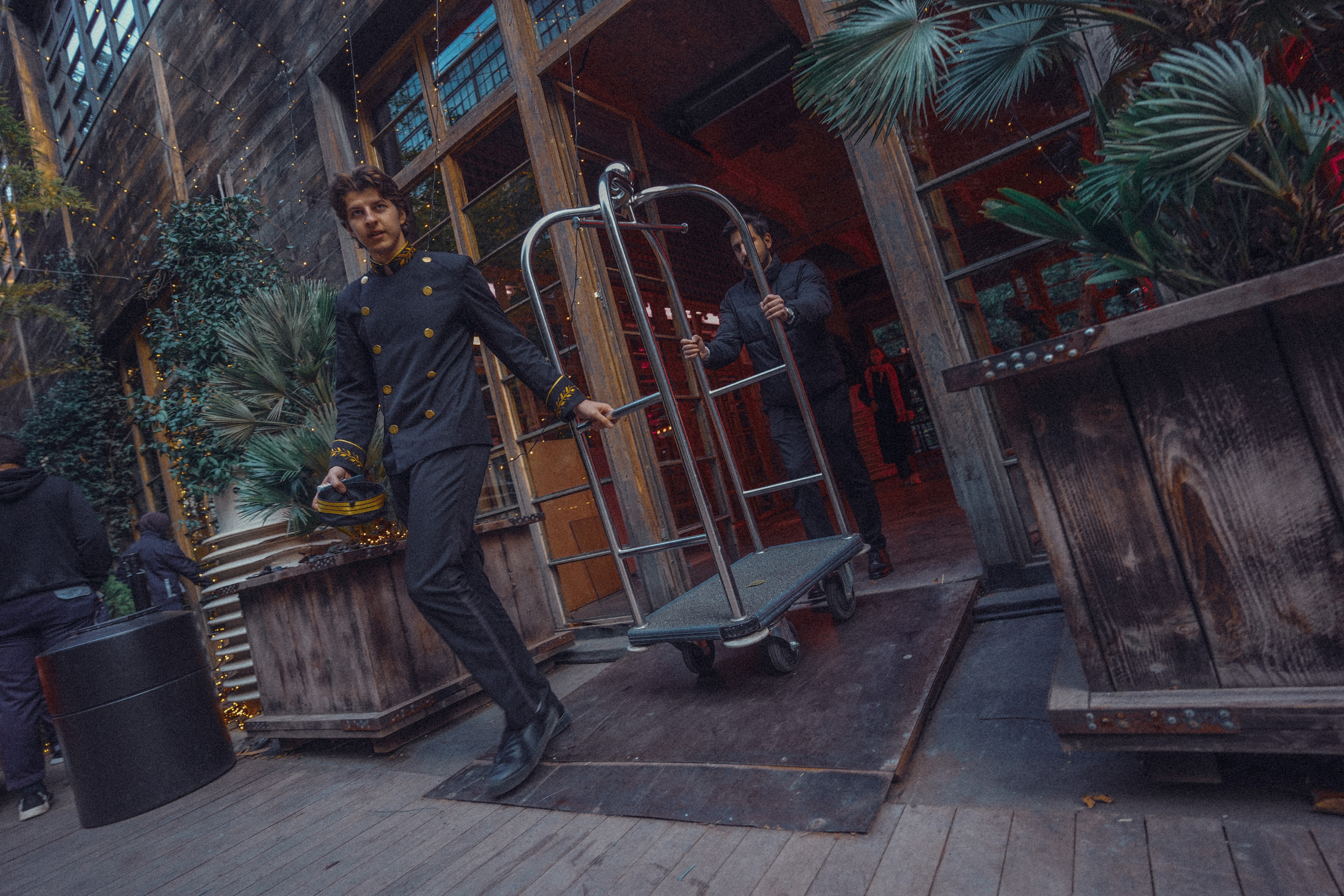 ТБИЛИСИ 2023-2024. Стрит-фотография, полная абсурда, идиотизма и красоты