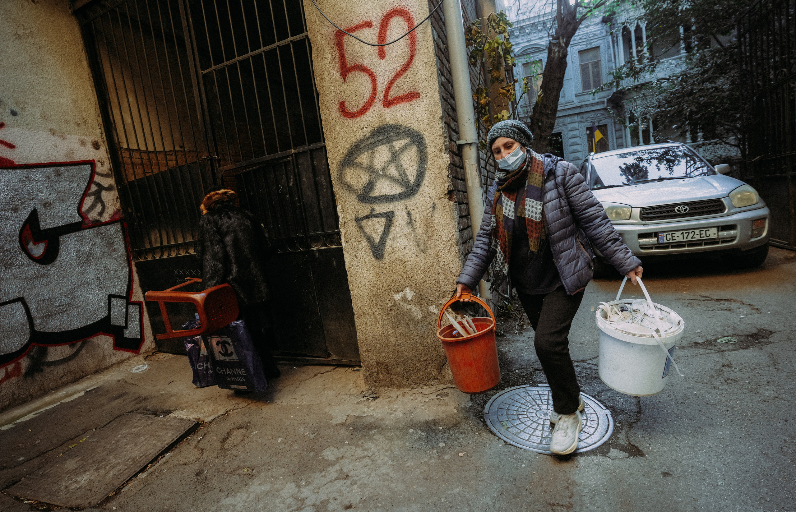 ТБИЛИСИ 2023-2024. Стрит-фотография, полная абсурда, идиотизма и красоты