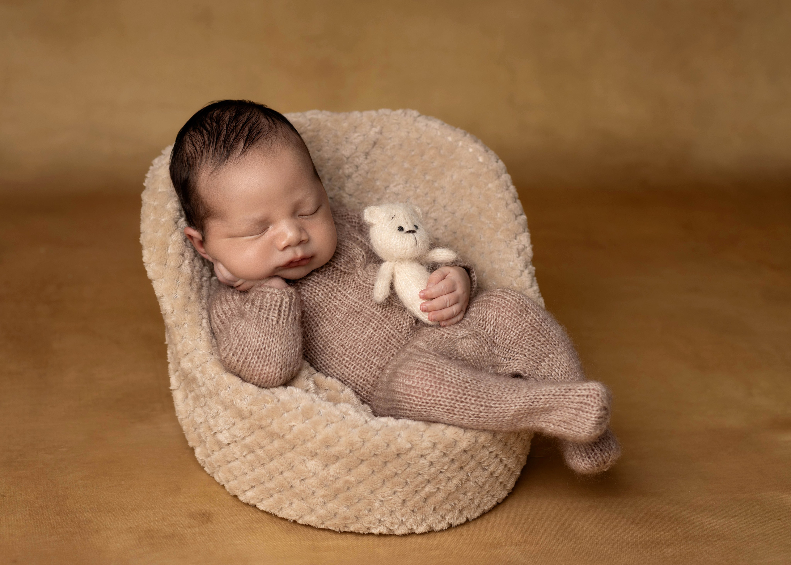 Каталог 27 Newborn. קטרינה שוסטרמן — צלמת ניובורן ומשפחות בישראל