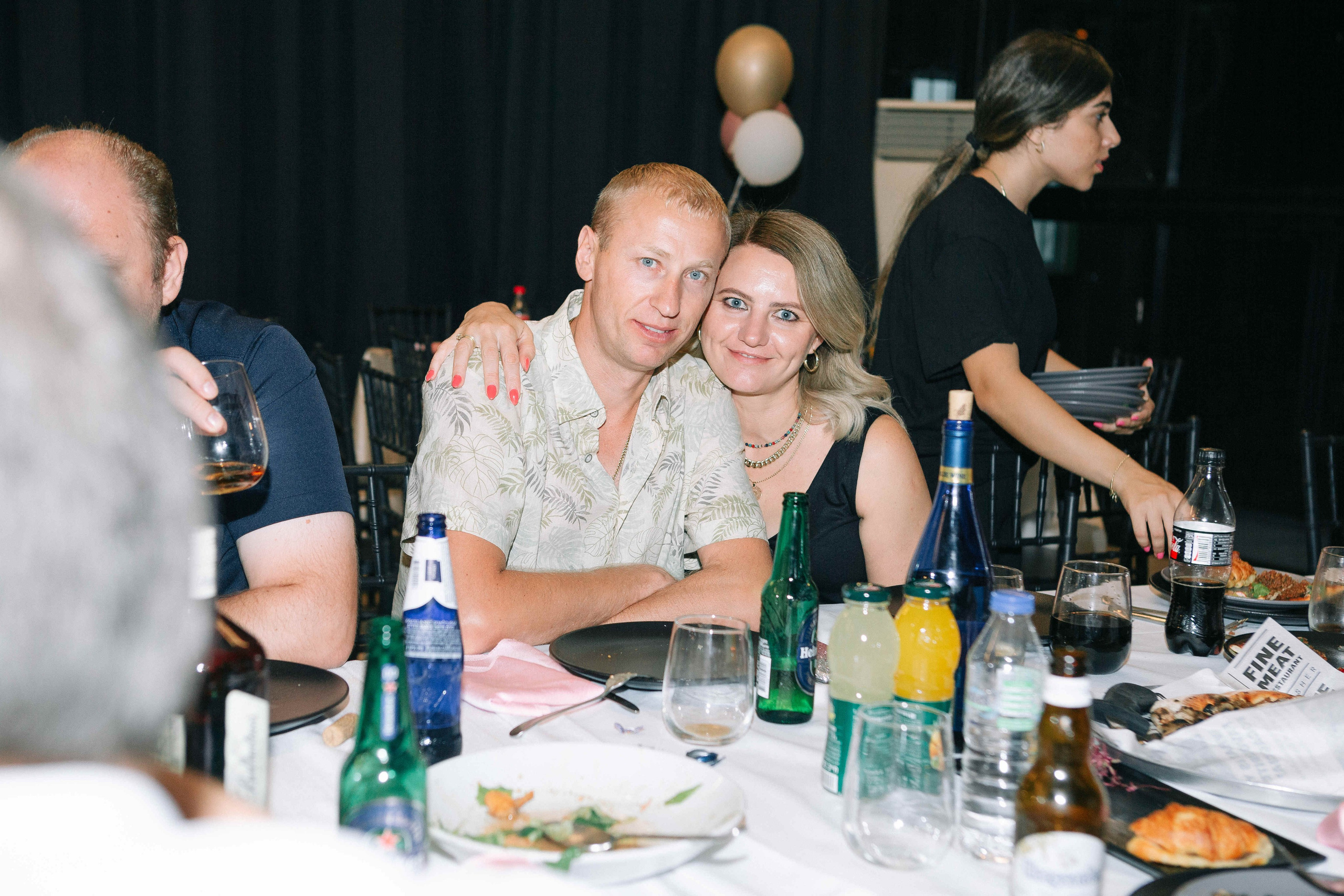 PARTY WITH FRIENDS. Https://shi-photo.com/