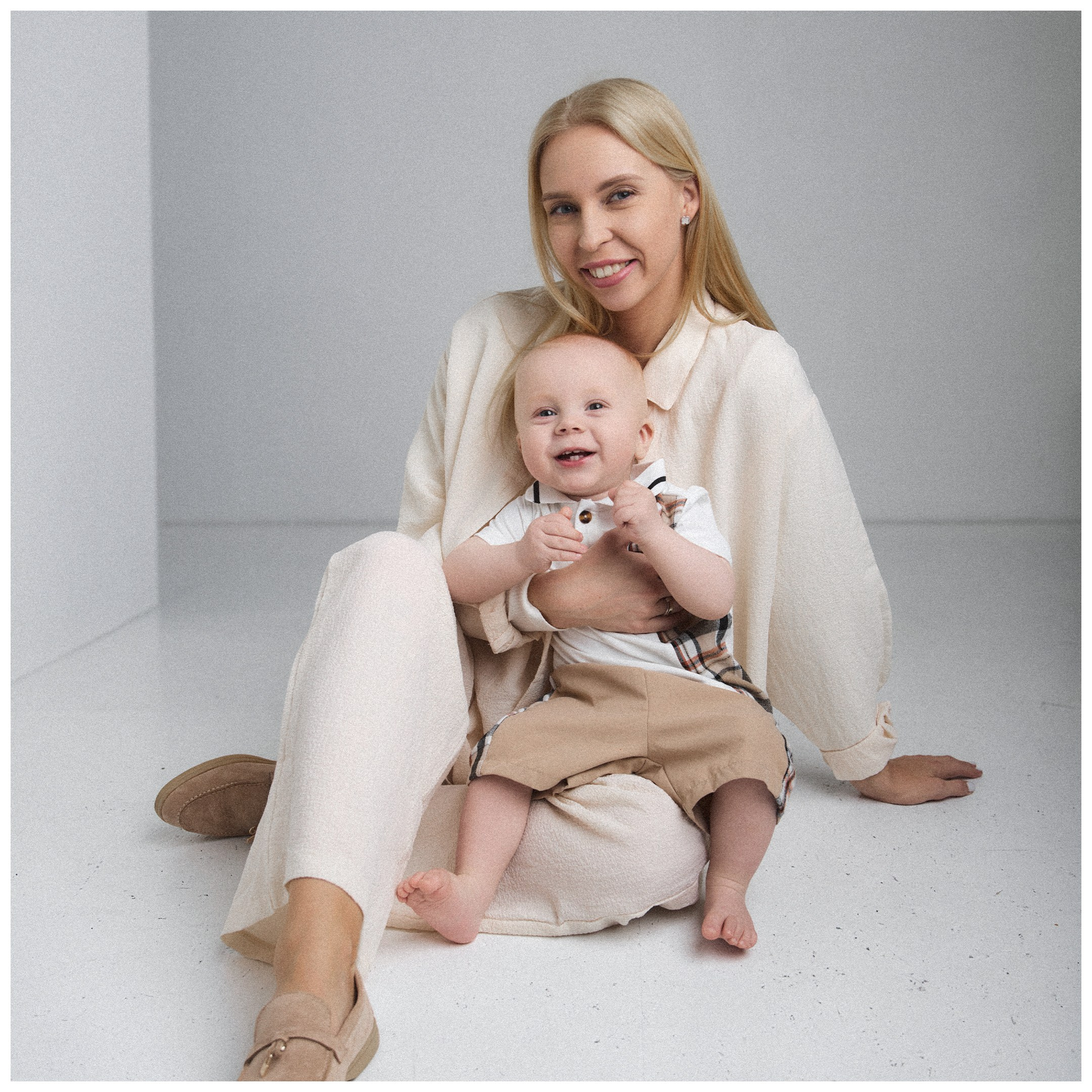 PORTFOLO. Profesionalus fotografas Vilniuje. Asmeninės ir šeimos fotosesijos, vestuvių, krikštynų bei renginių fotografavimas, produktų fotografija