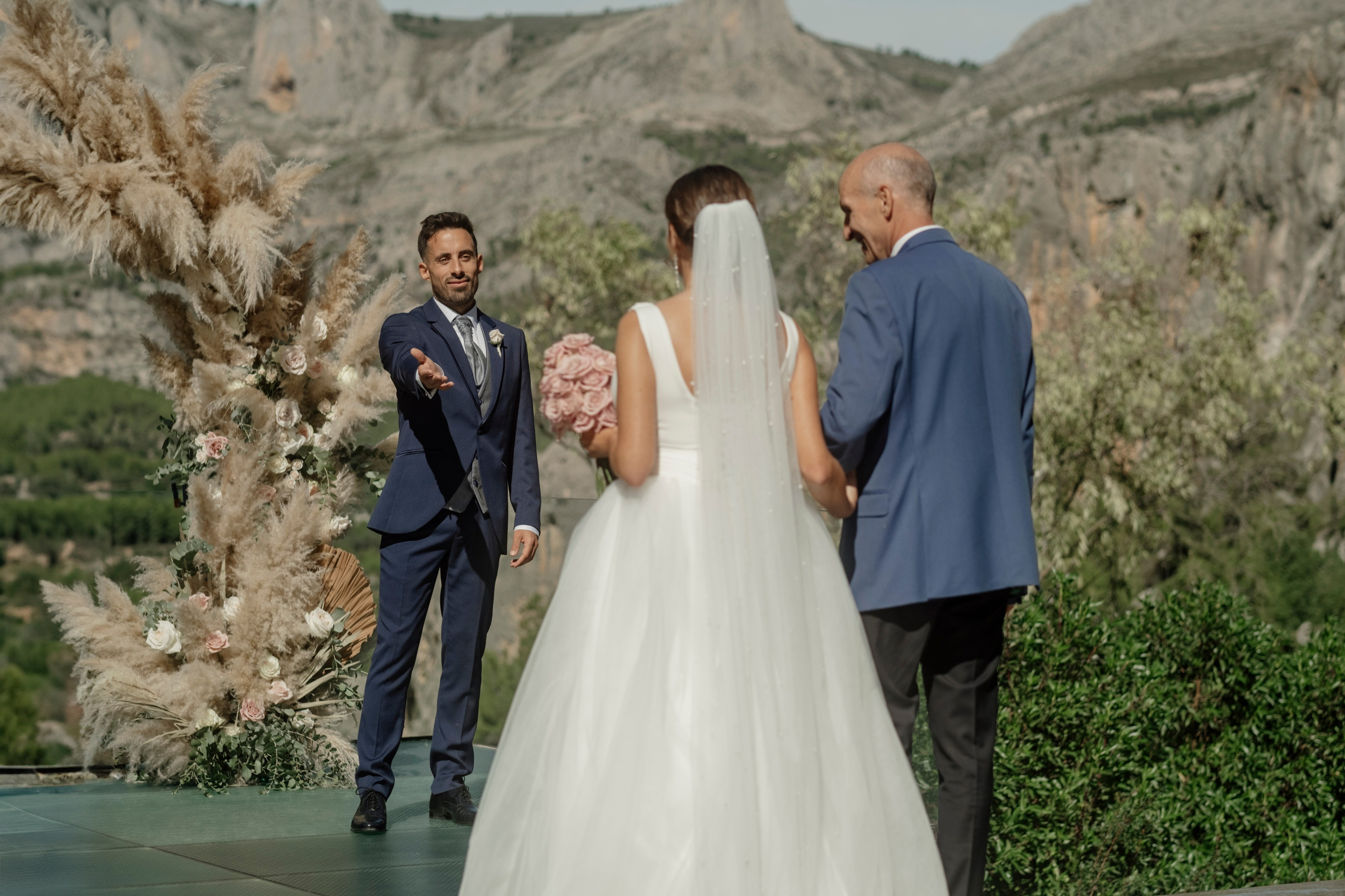 Dasha & Ister. Vivood Landscape. Paola fotógrafo / videografo de bodas en Barcelona
