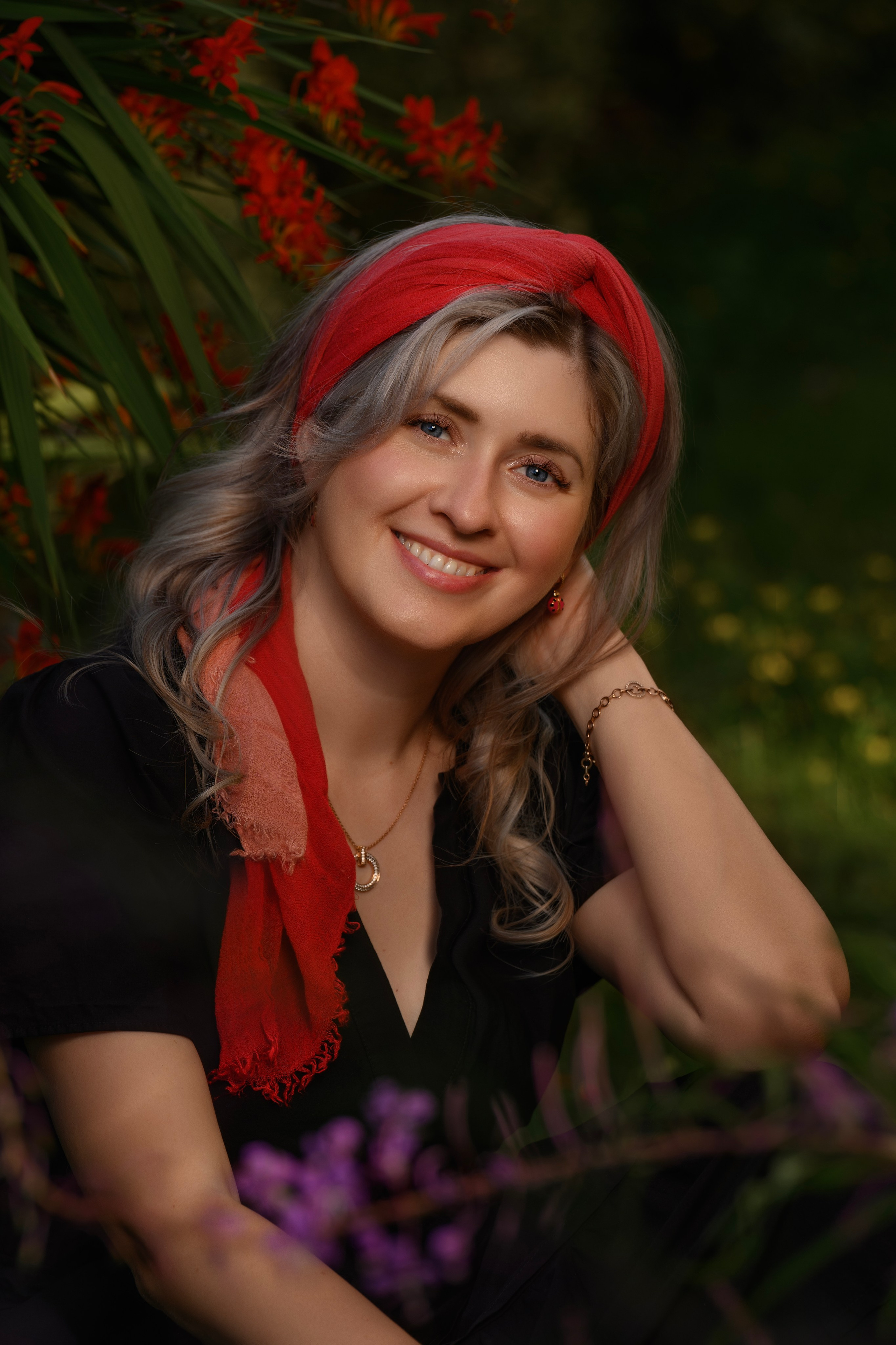 In RED. Wedding & portrait photography in the Seattle Area. Helen Michelle photographer