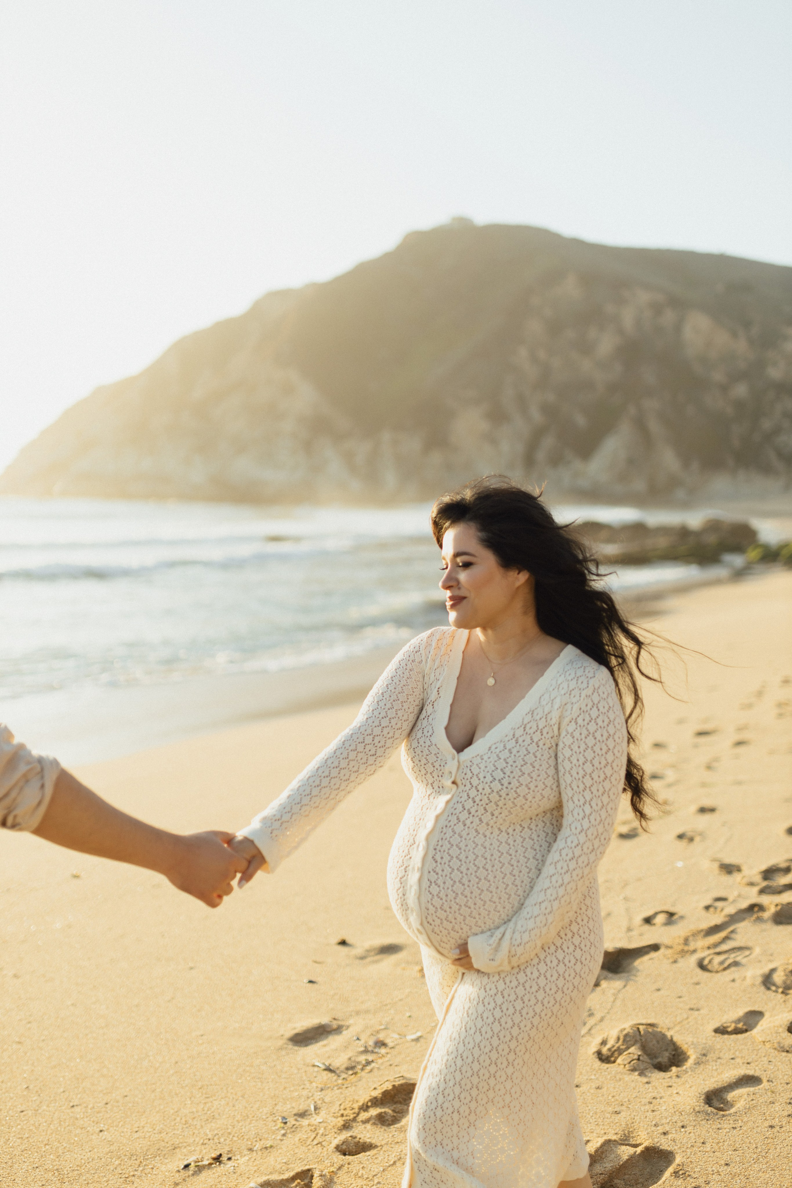 Gray Whale Cove State Beach Maternity Photo Session. Maternity, newborn photographer in the Bay Area|Iryna Rakivnenko