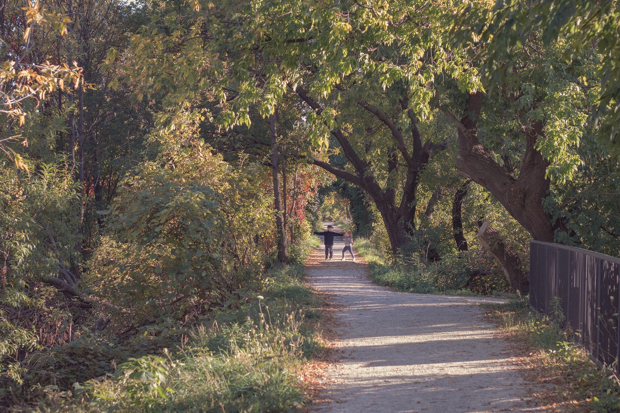 Outdoor photo session with kids. Pretty river, Ontario. Toronto Portrait Photographer Lena Lac