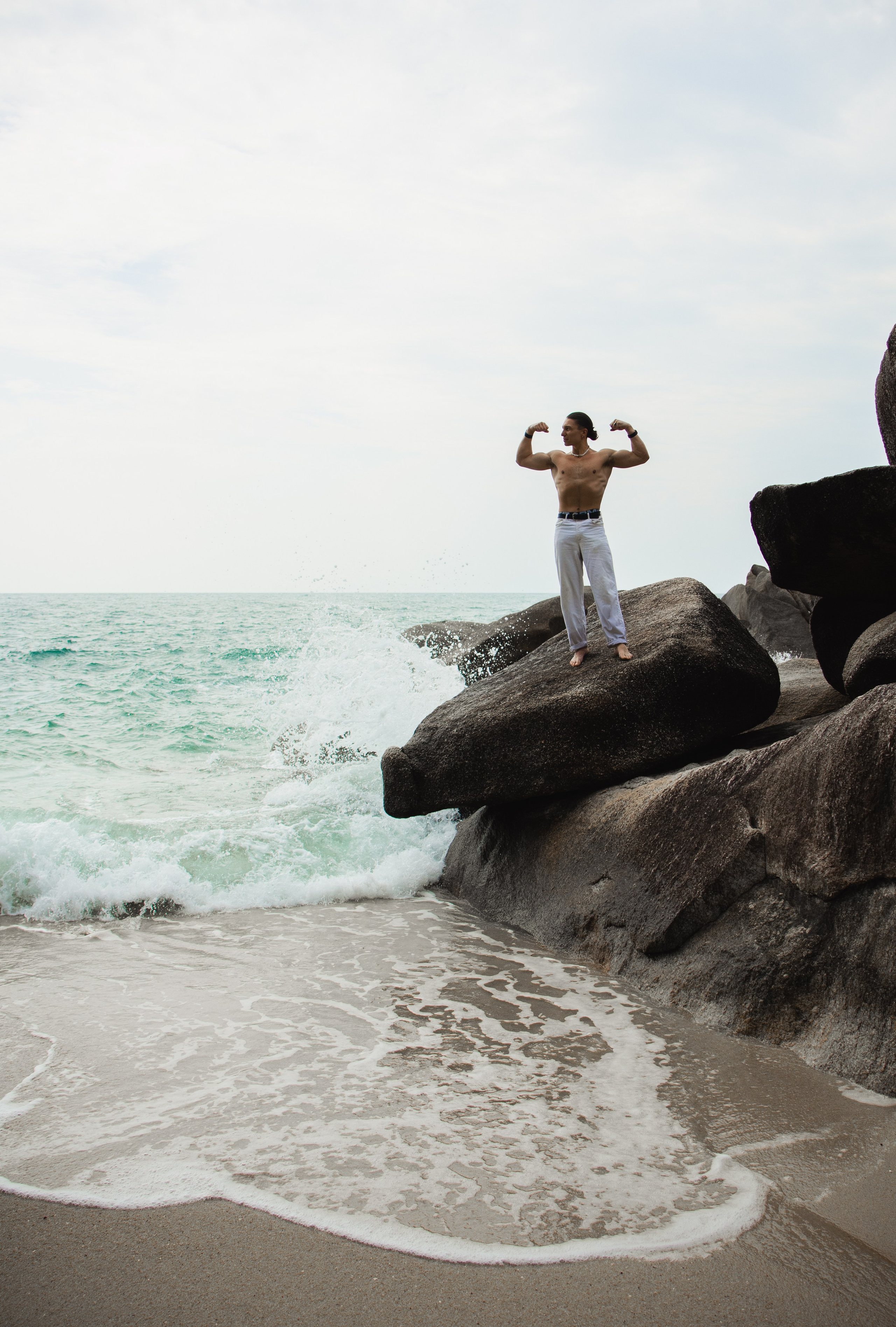 INDIVIDUAL MEN'S PHOTO SHOOT. HOME
