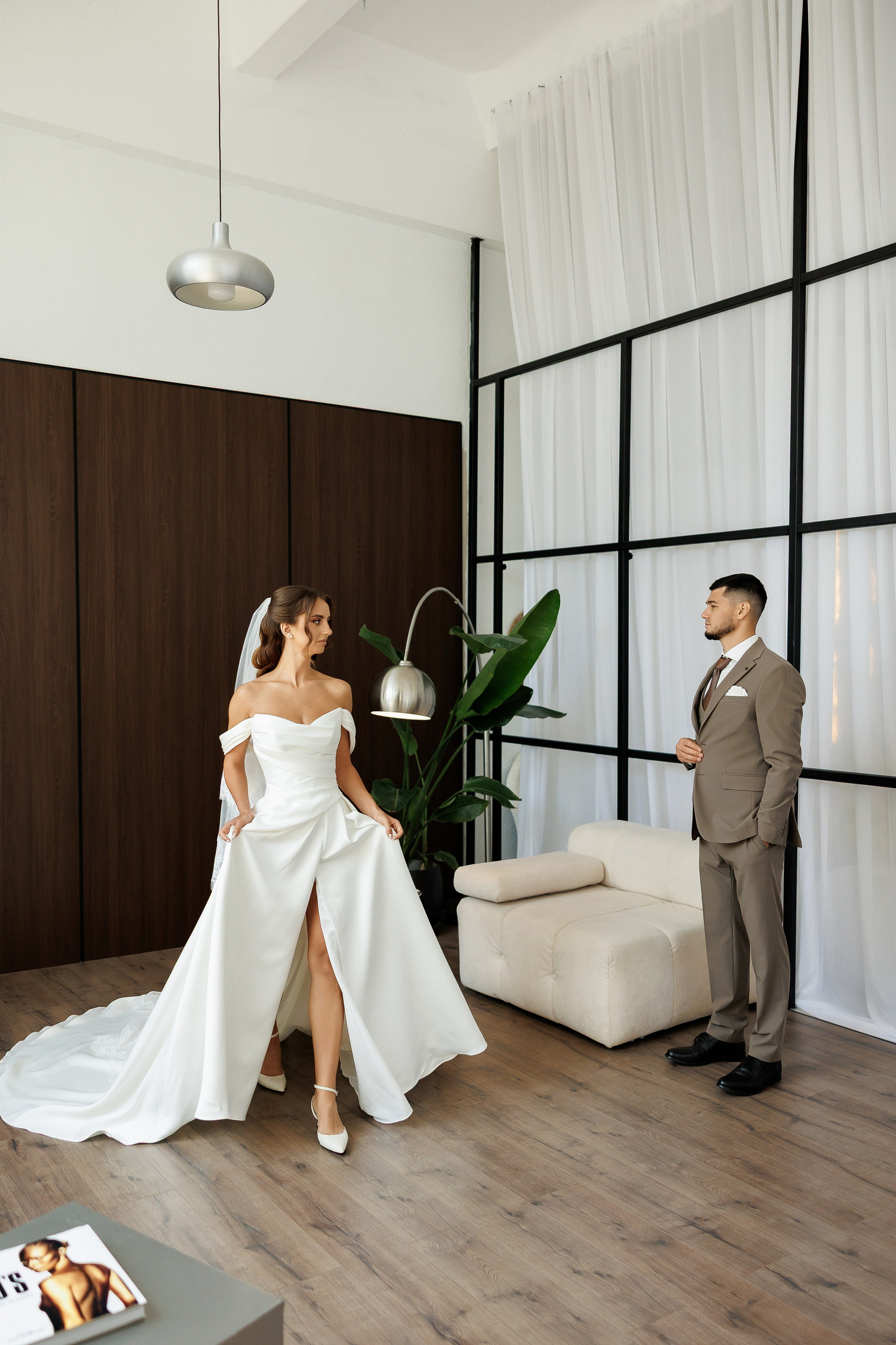 Eugen & Livia — Grand Elysee — Wedding Day. Servicii Foto și Video 067188353