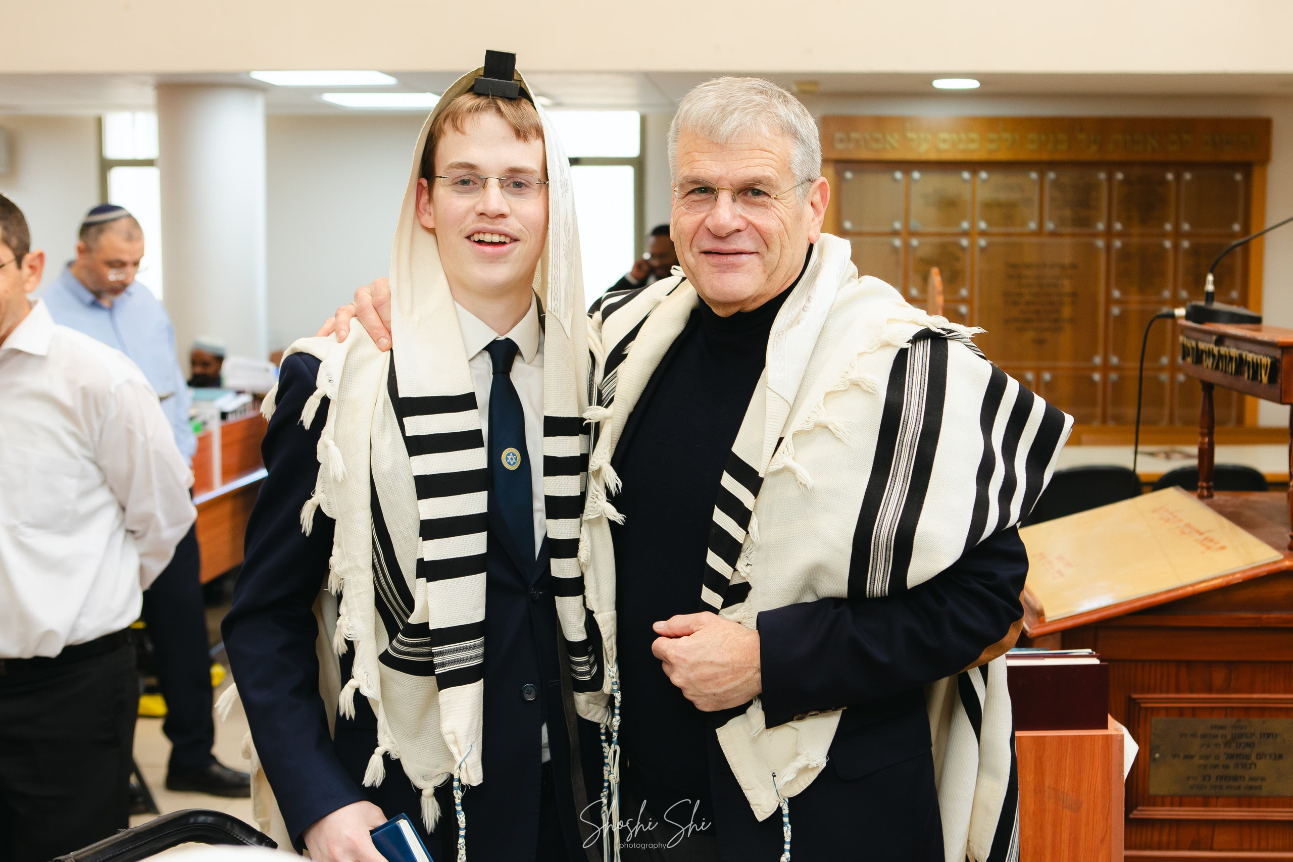 BRIT TWINS. Https://shi-photo.com/