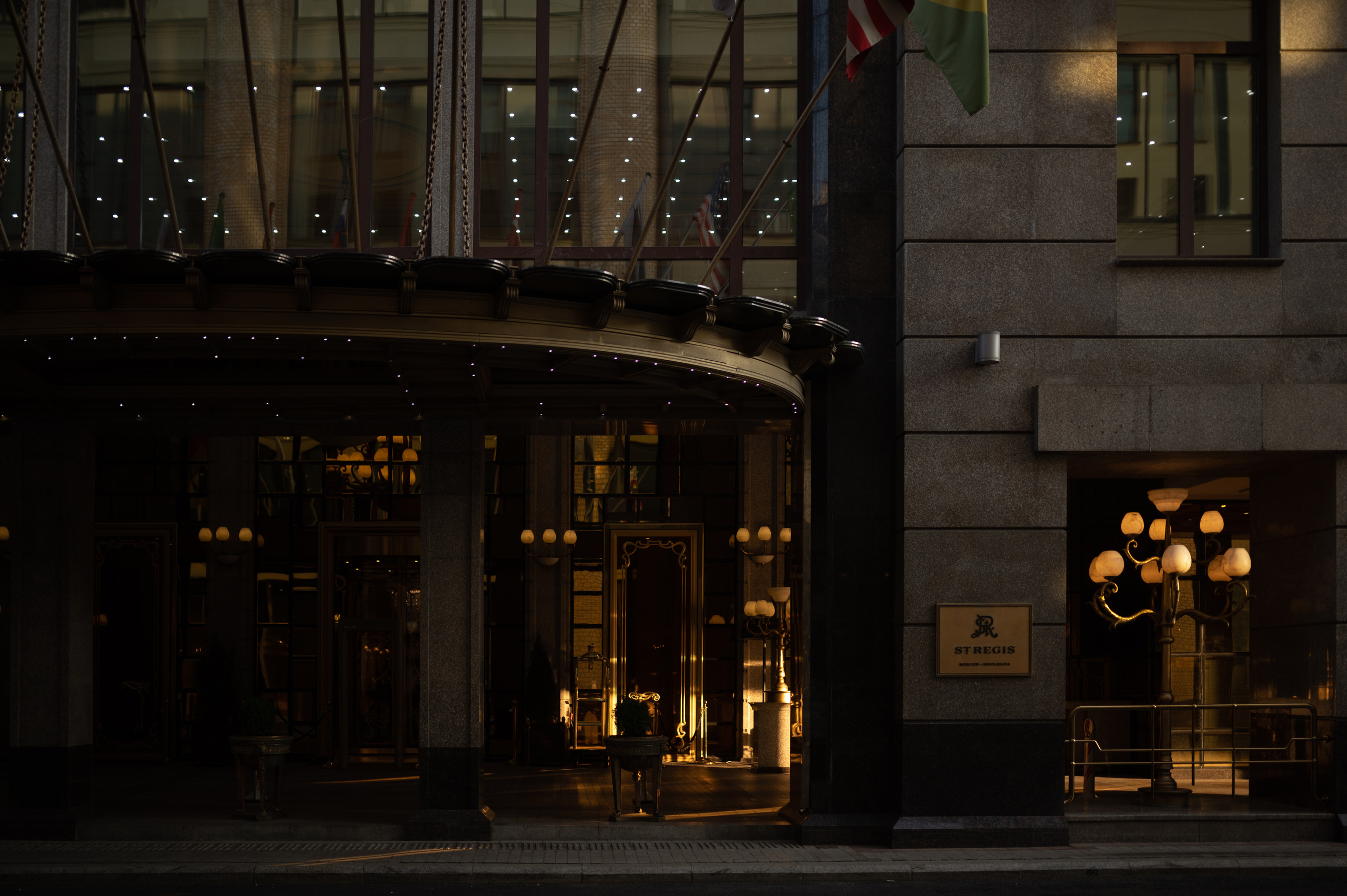 Just between us. Wedding and commercial photographer