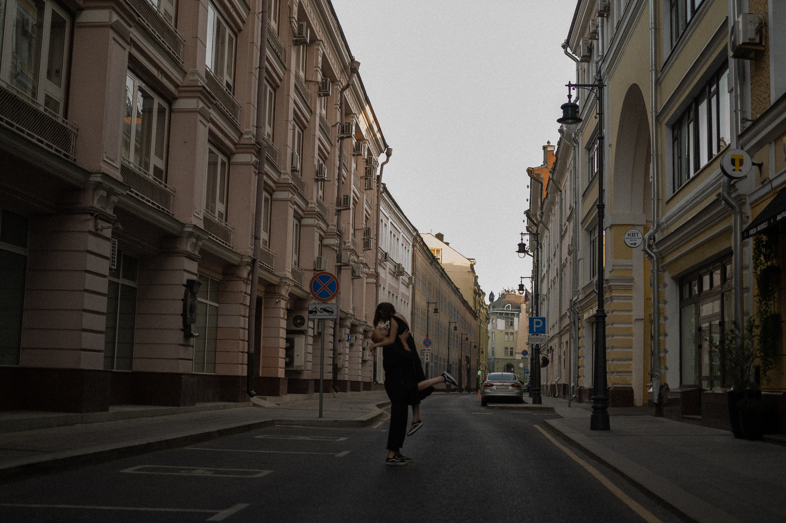 Just between us. Wedding and commercial photographer