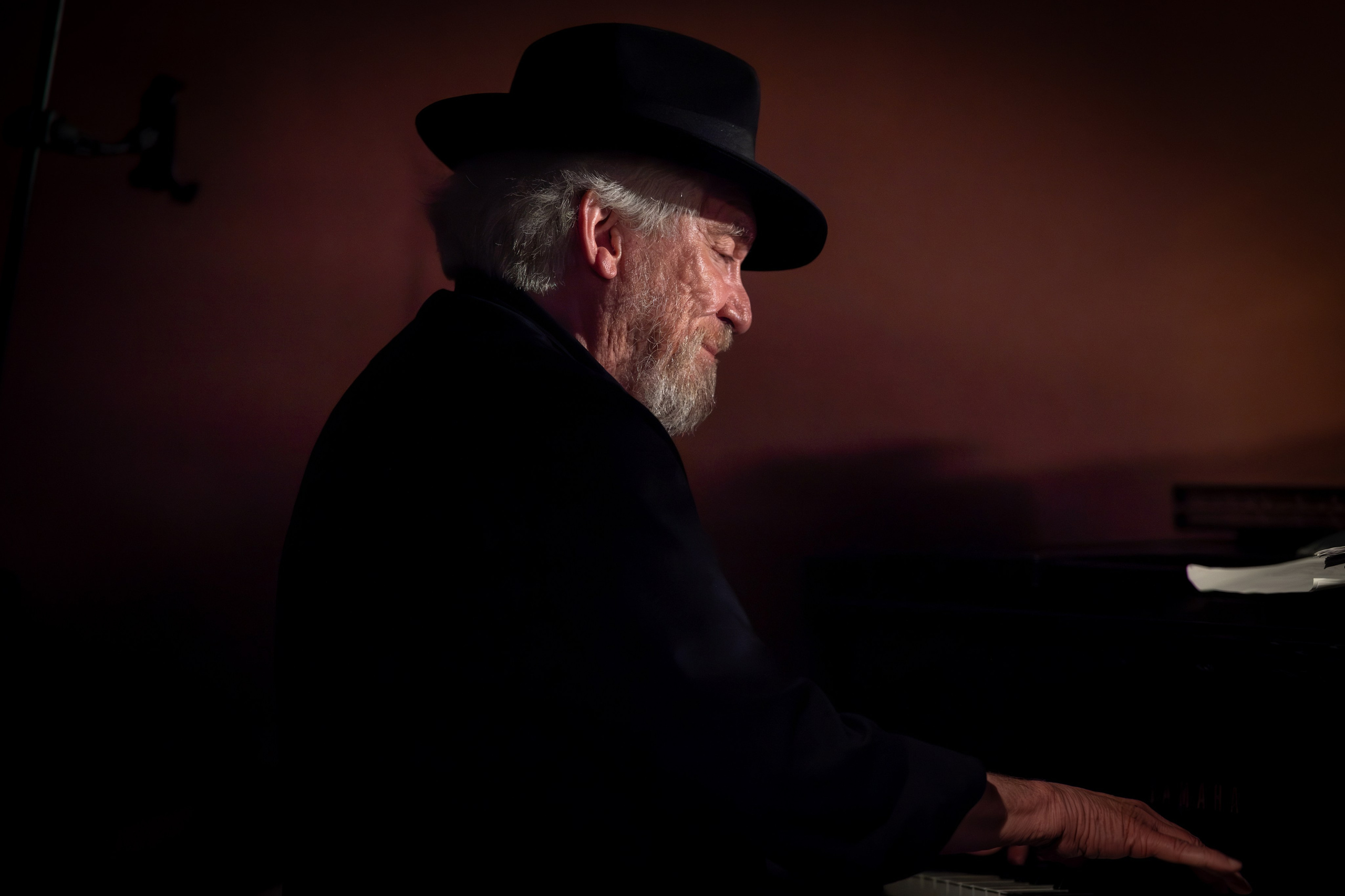 РОЖДЕСТВО / ЖЕНЯ БЕРКОВИЧ. Reportage concert portrait photography in the San Francisco Bay Area