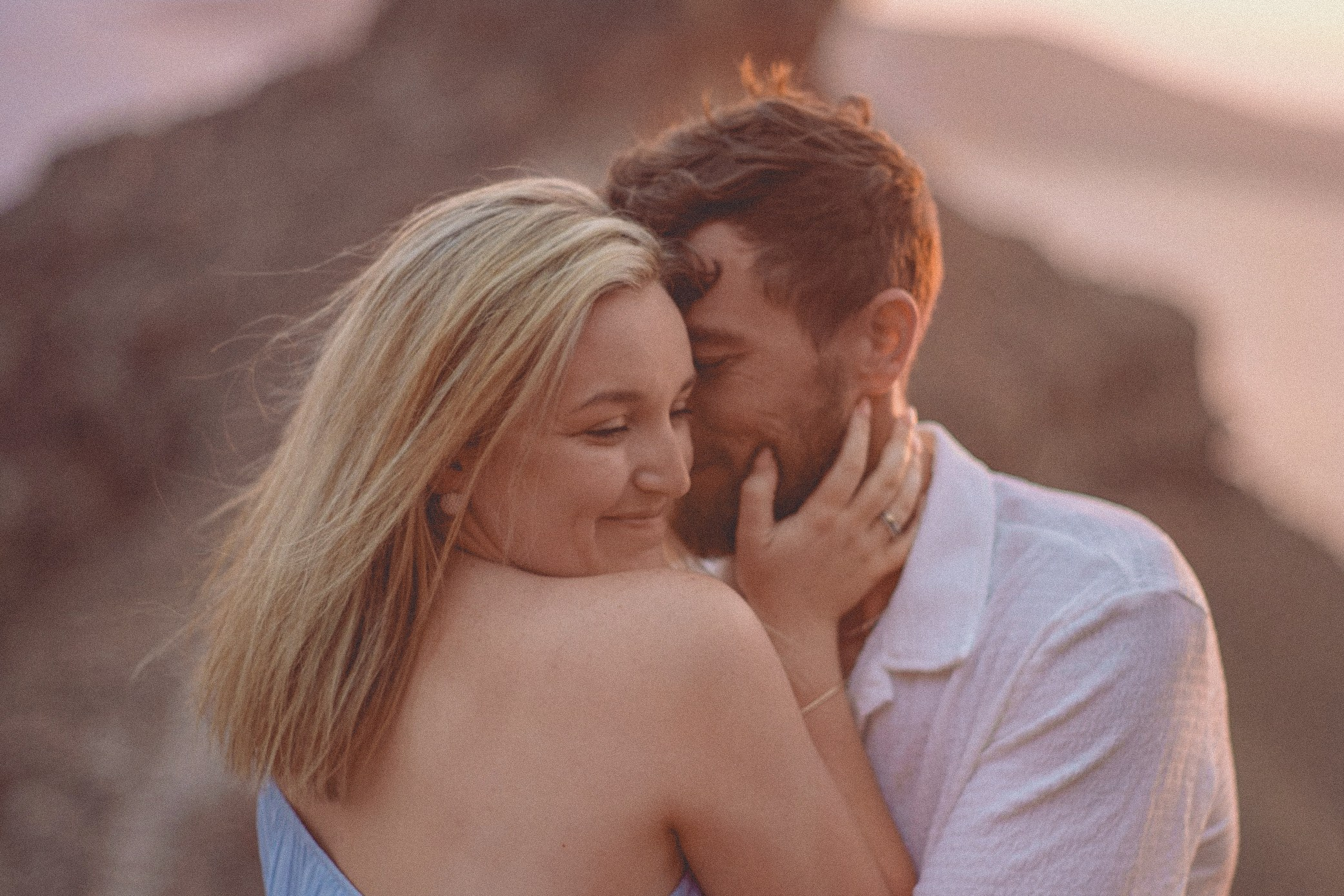 Couple sunset photoshoot in Santorini. Photographer in Greece Kristina