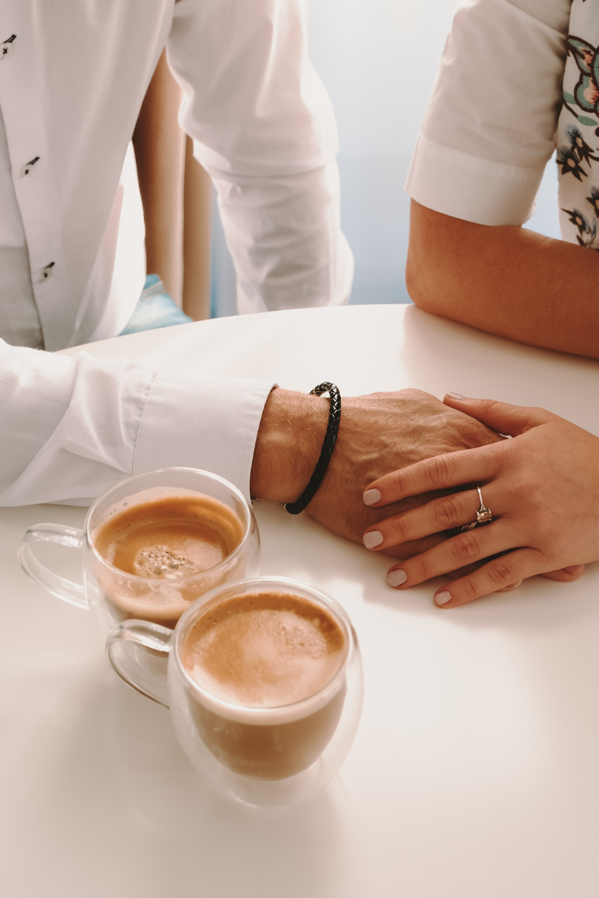 Sesión familiar en Navidad. Fotografía profesional en Calafell - Elena Medvedeva