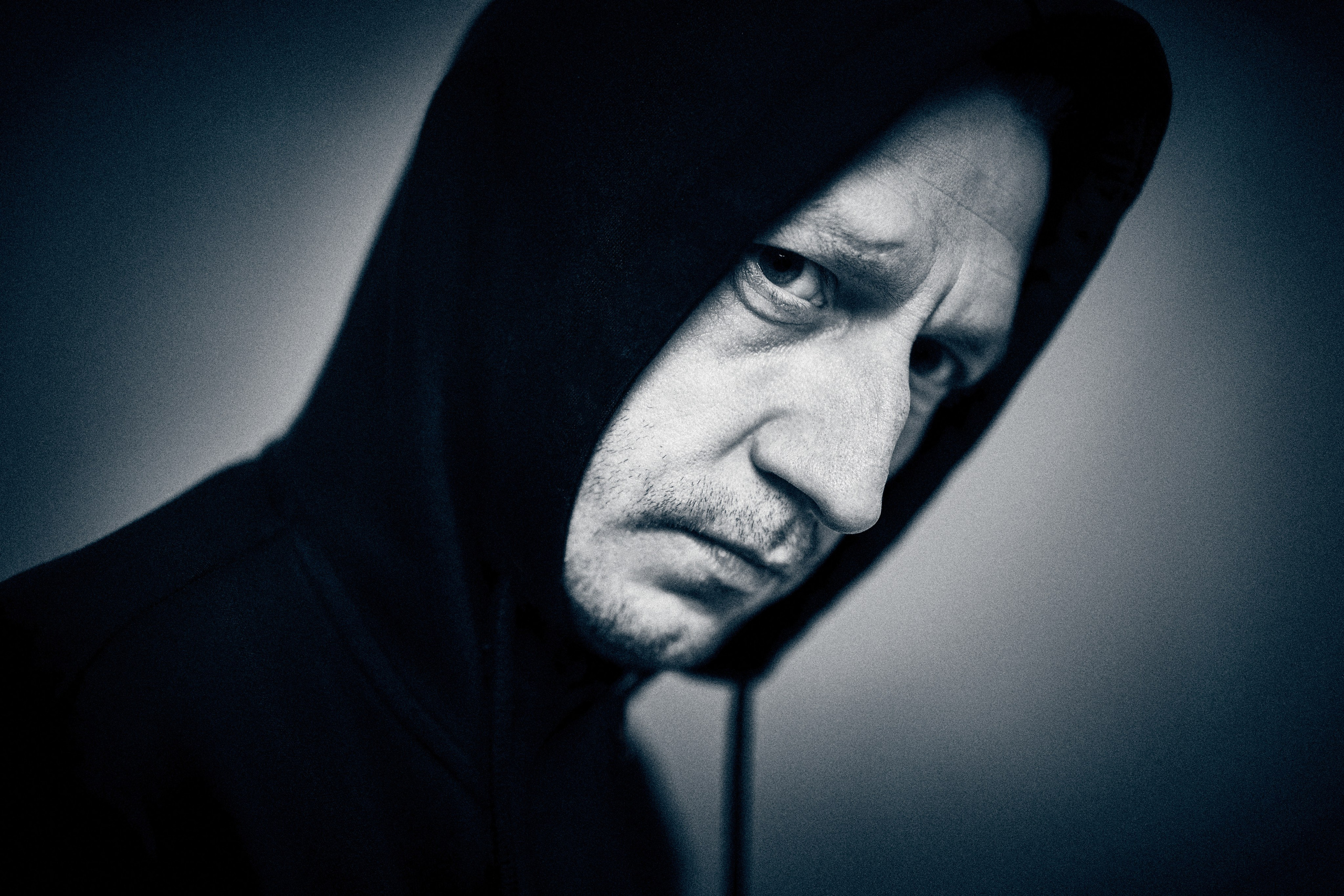 Męski portret psychologiczny - Mieszko V „Długonosy” - Fotograf portretowy w Warszawie Andriej Szypiłow