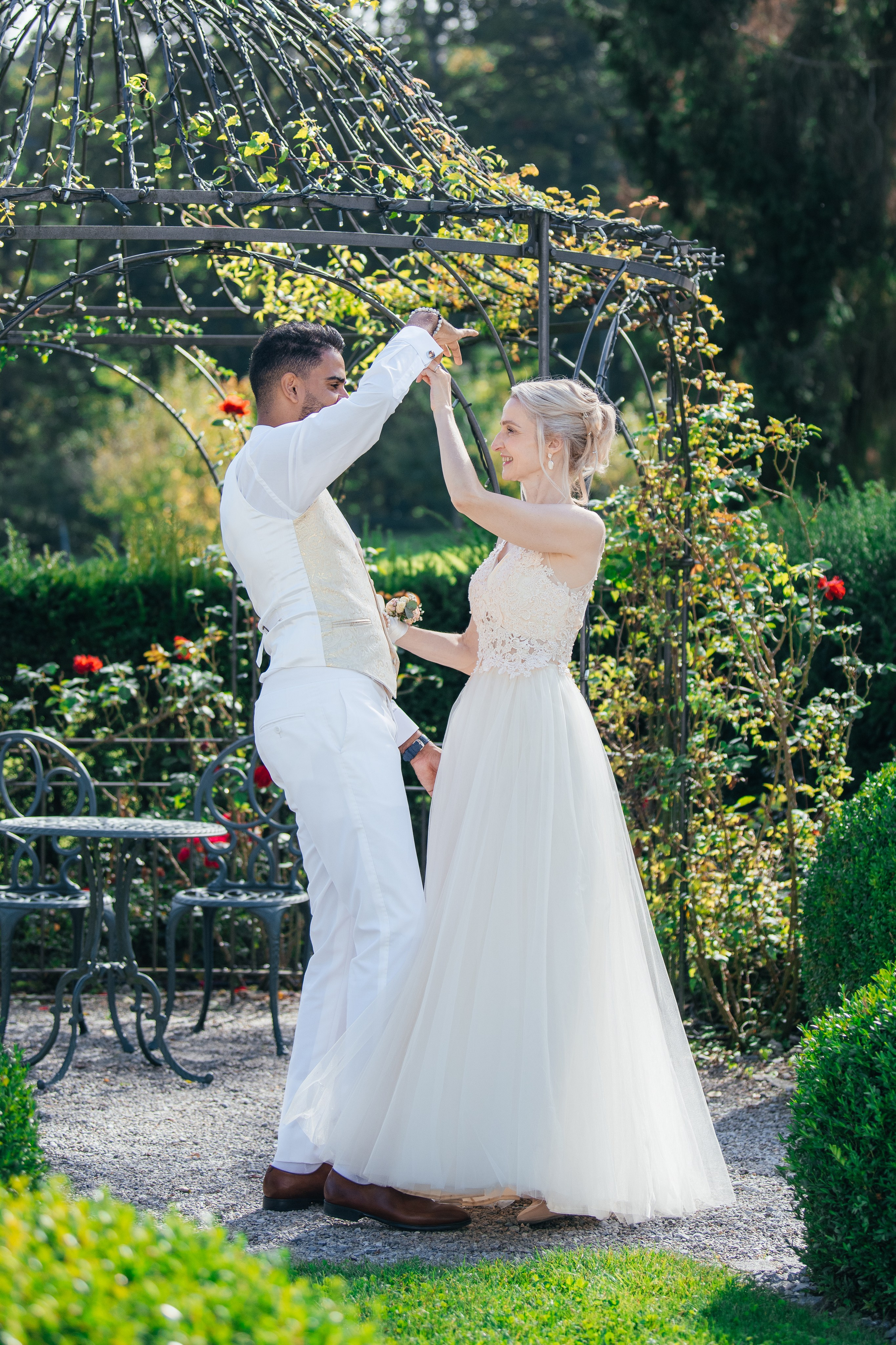 FLORENCE & JAMAL Dübendorf, Switzerland. I am Elena Altendorfer. Wedding photographer in Zurich and Switzerland