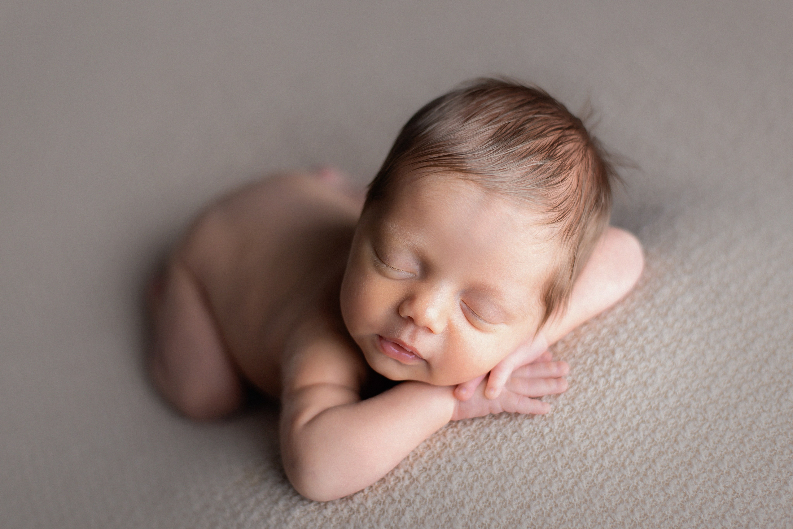Vera 23 days. In-home newborn photography Raleigh & area Katya Kulikova