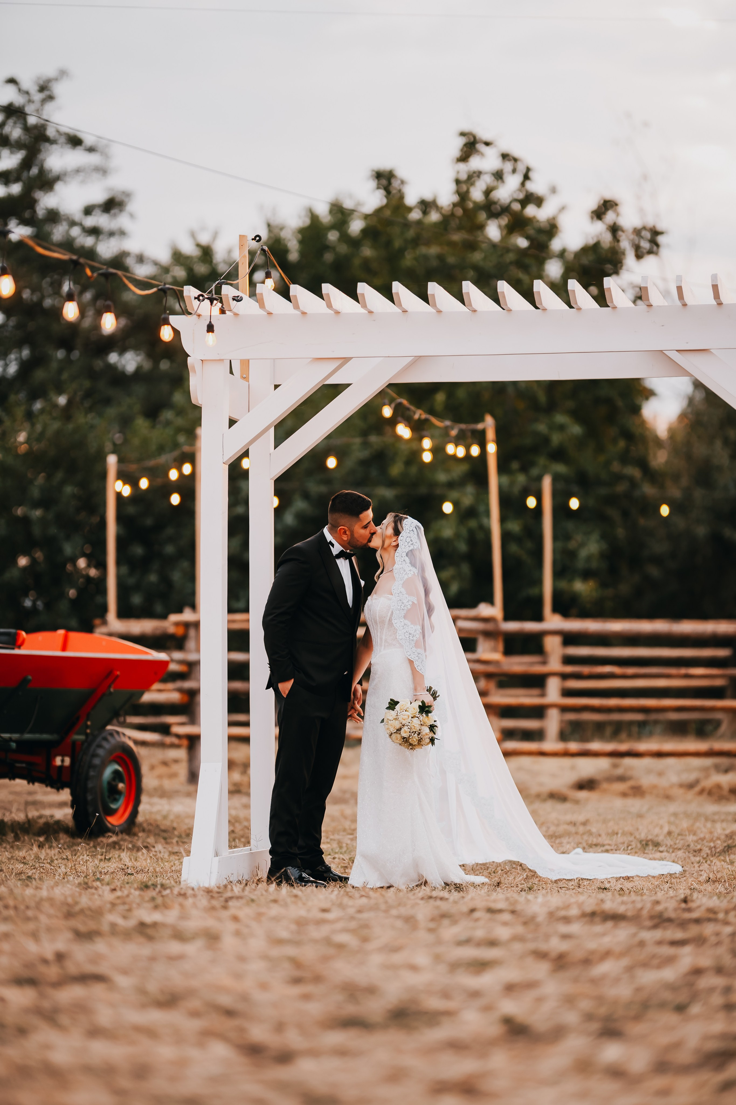 Maria & Lucian. Fotograf Nunta in Targu Jiu - Gabriel Vulpescu