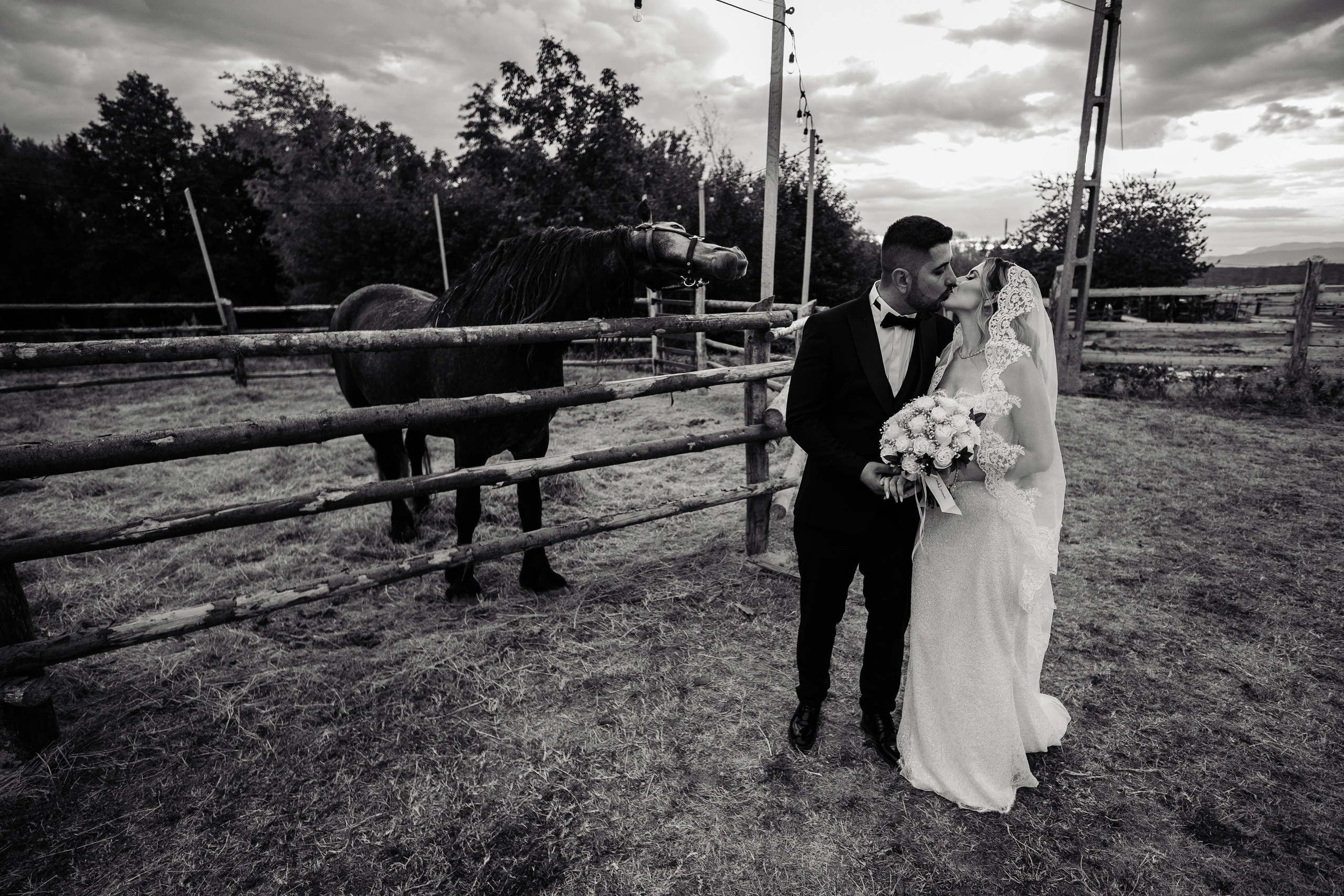 Maria & Lucian. Fotograf Nunta in Targu Jiu - Gabriel Vulpescu