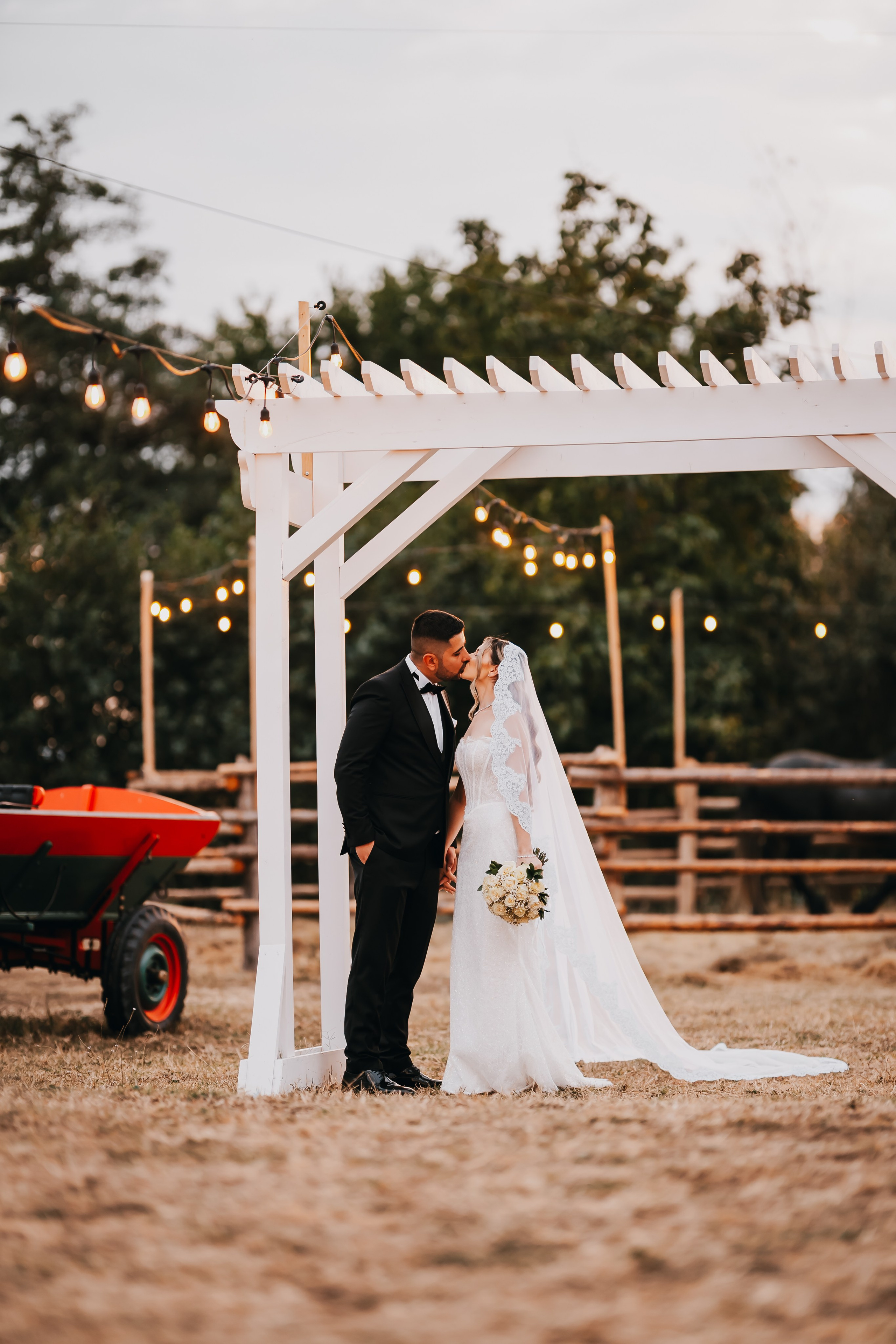Maria & Lucian. Fotograf Nunta in Targu Jiu - Gabriel Vulpescu