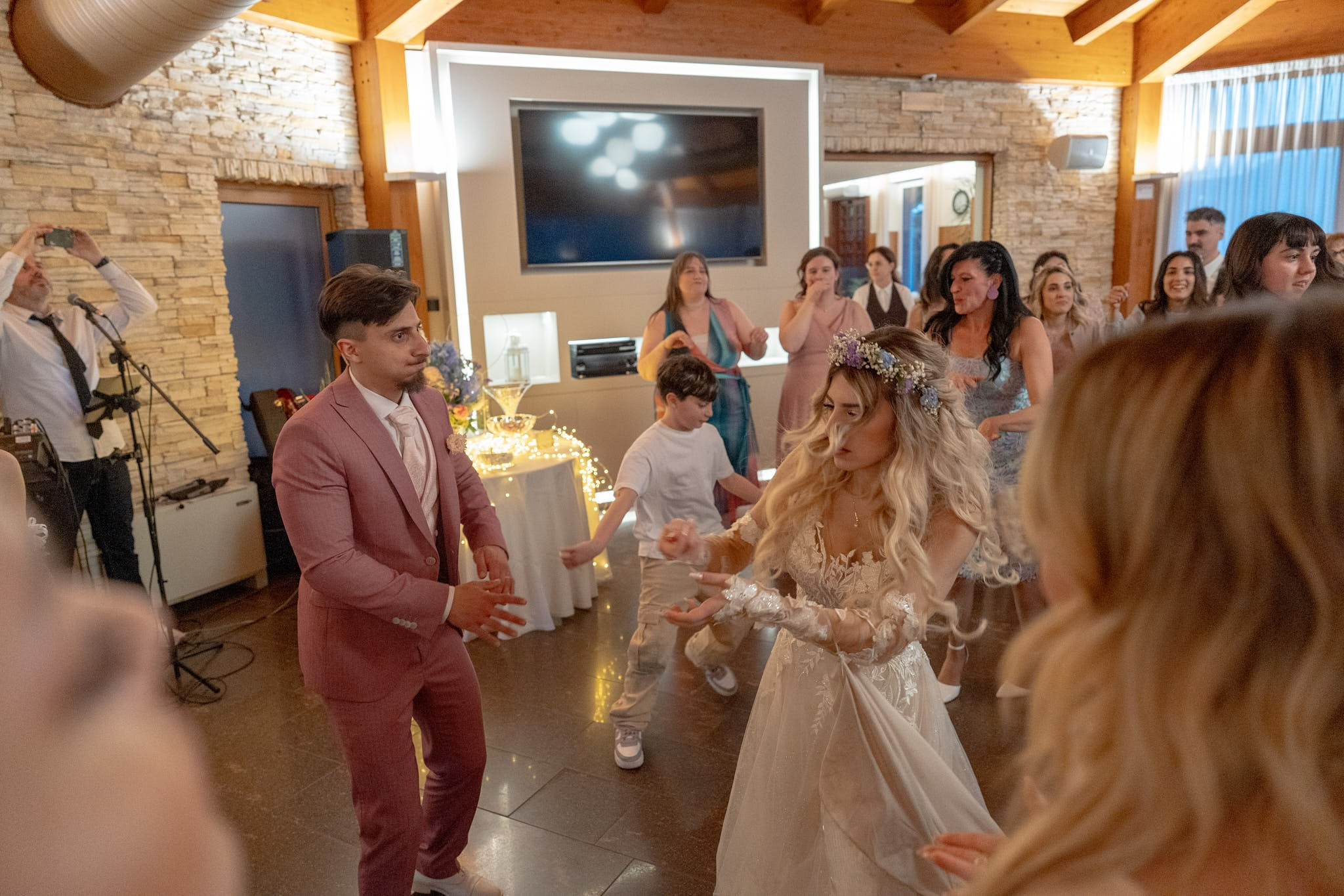 Angelo & Claudia. Fotografo matrimonio Lago di Como Ferrari Media Production