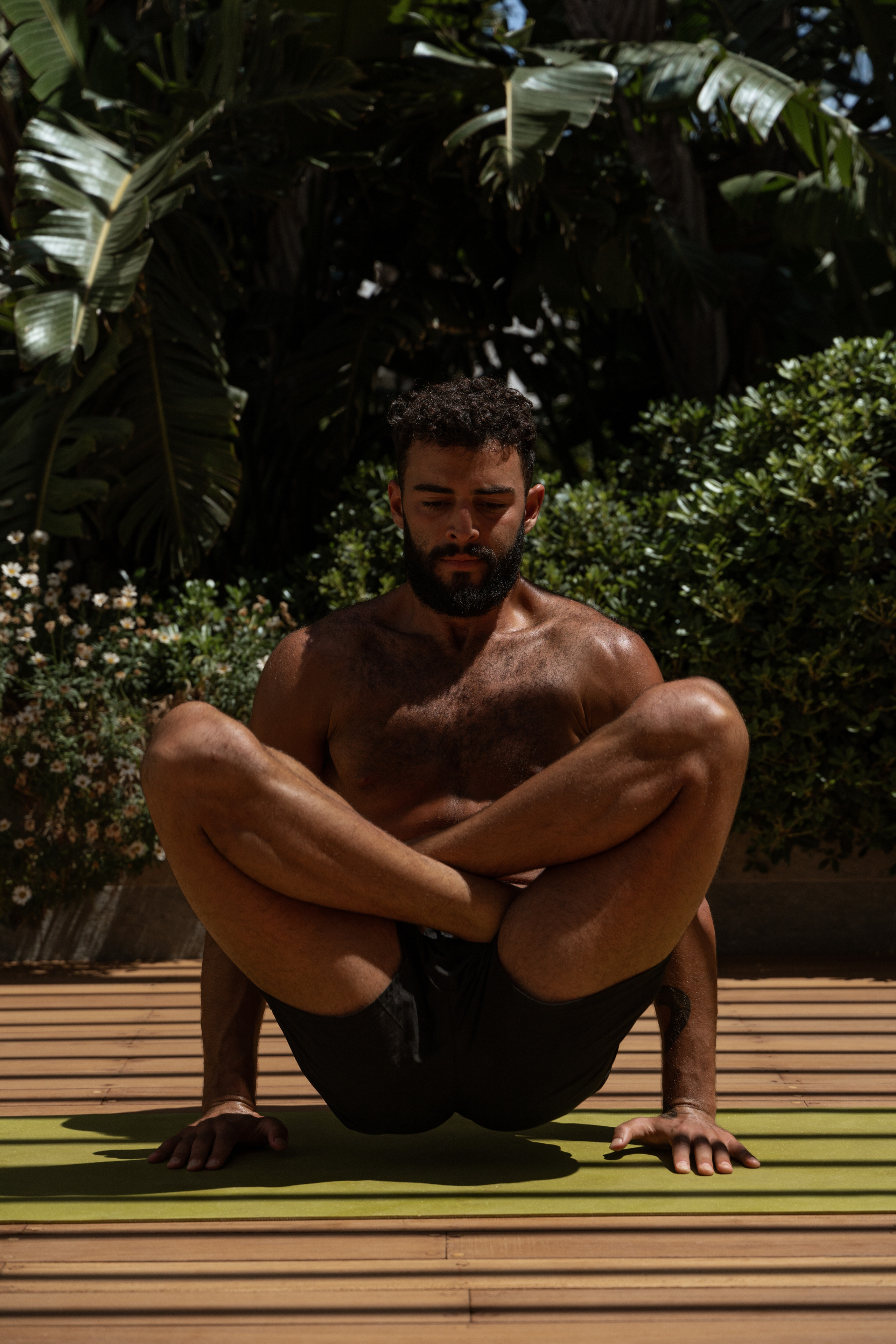 ~George~. Photo & Videos