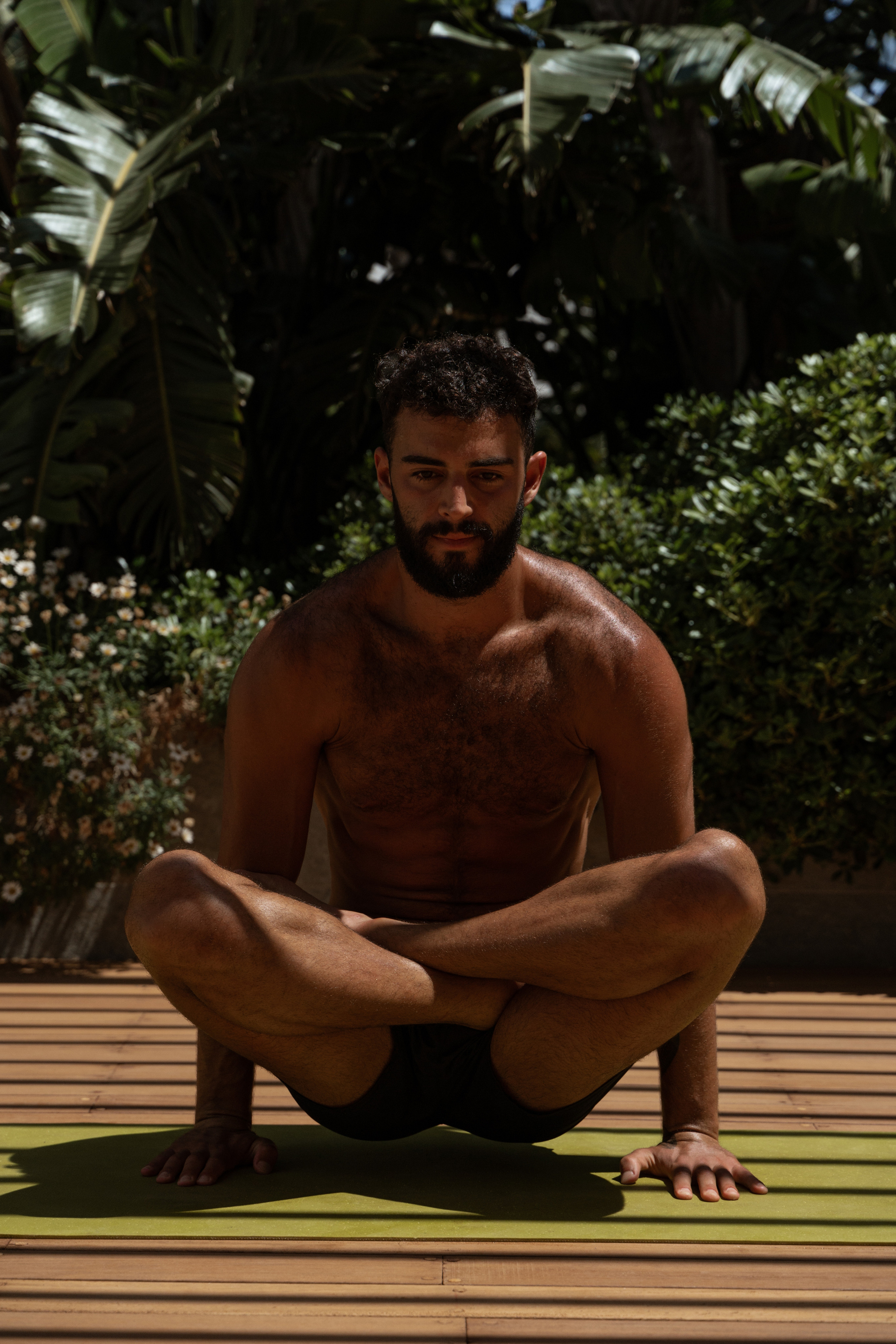 ~George~. Photo & Videos