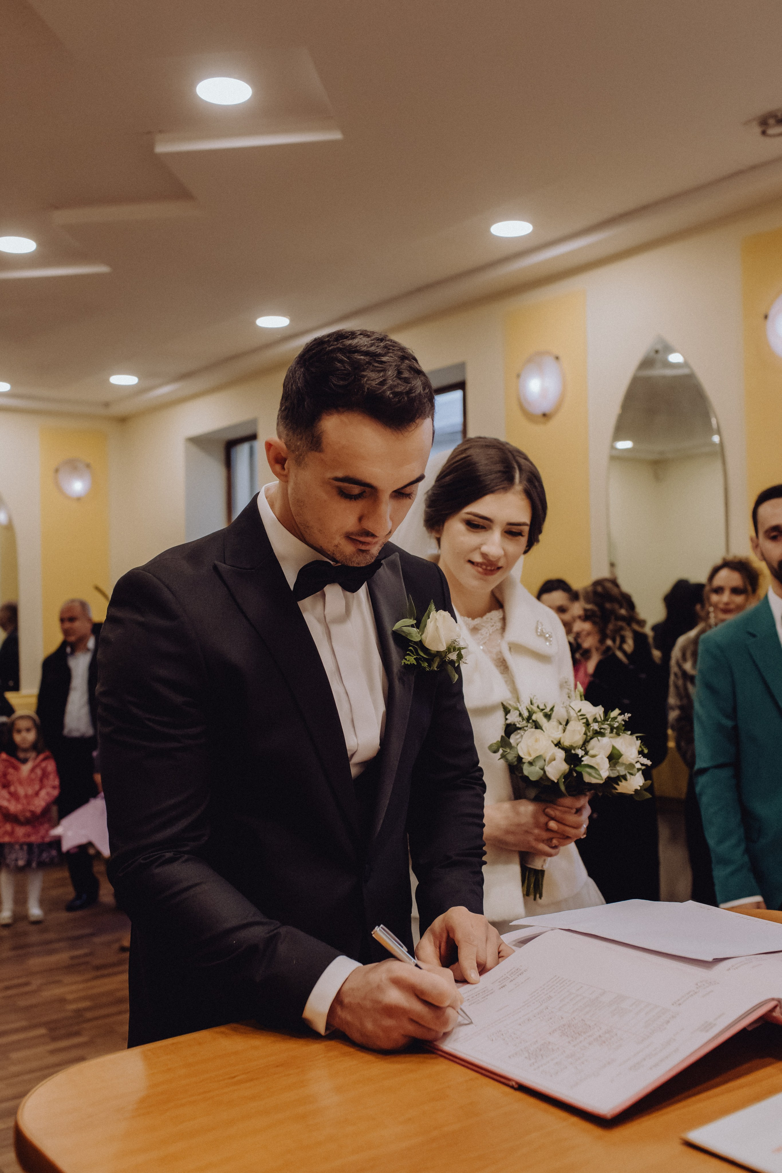 Adi & Angela. Wedding & couple photographer from Romania Rut Vetan