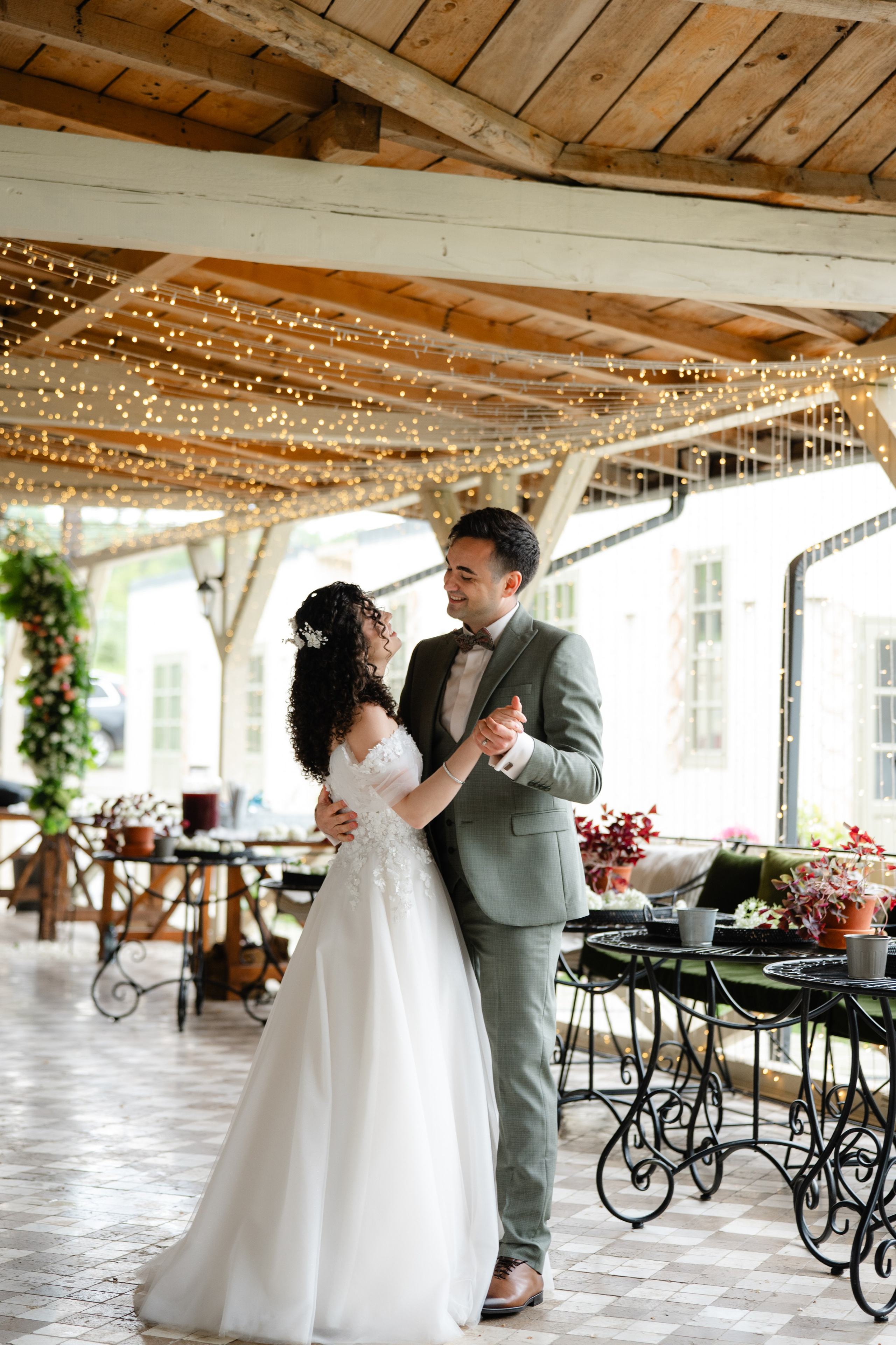 Mona + Vlad | Valea Sanzienelor. Proud Vision Weddings | Wedding Photography & Films — Servicii profesionale Foto Video Nunta Iasi