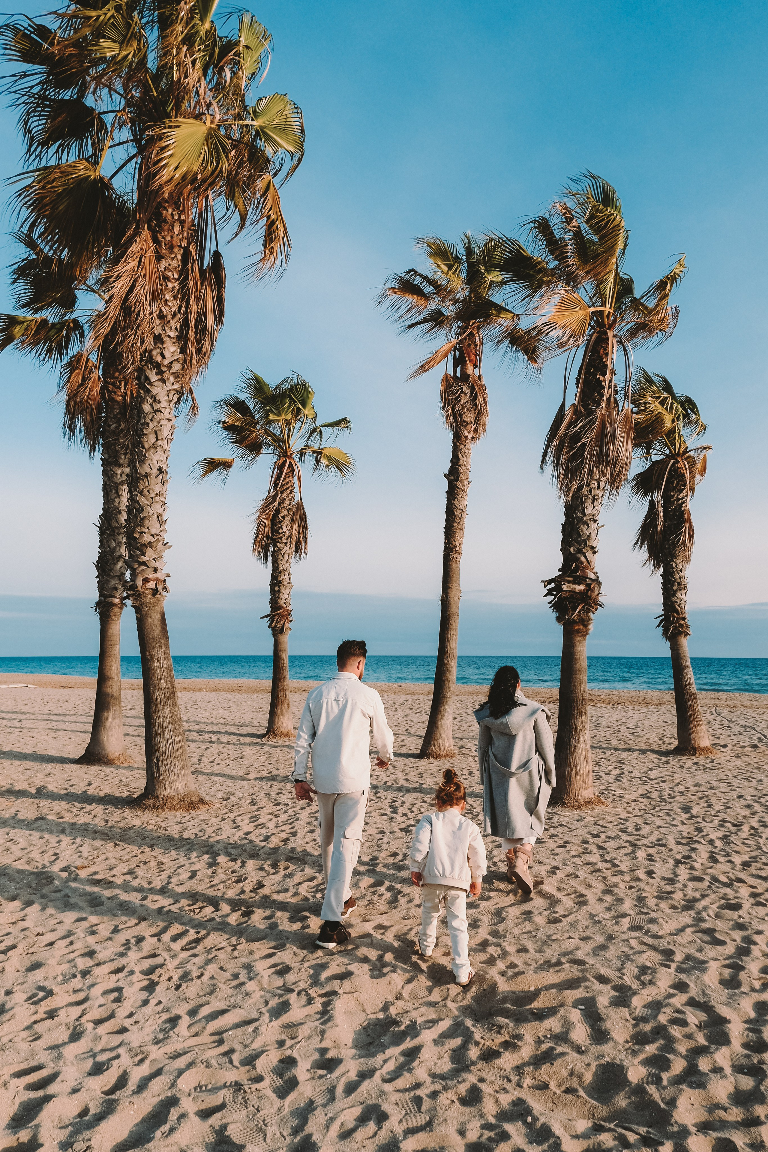 Sesión familiar embarazo. Fotografía profesional en Calafell - Elena Medvedeva